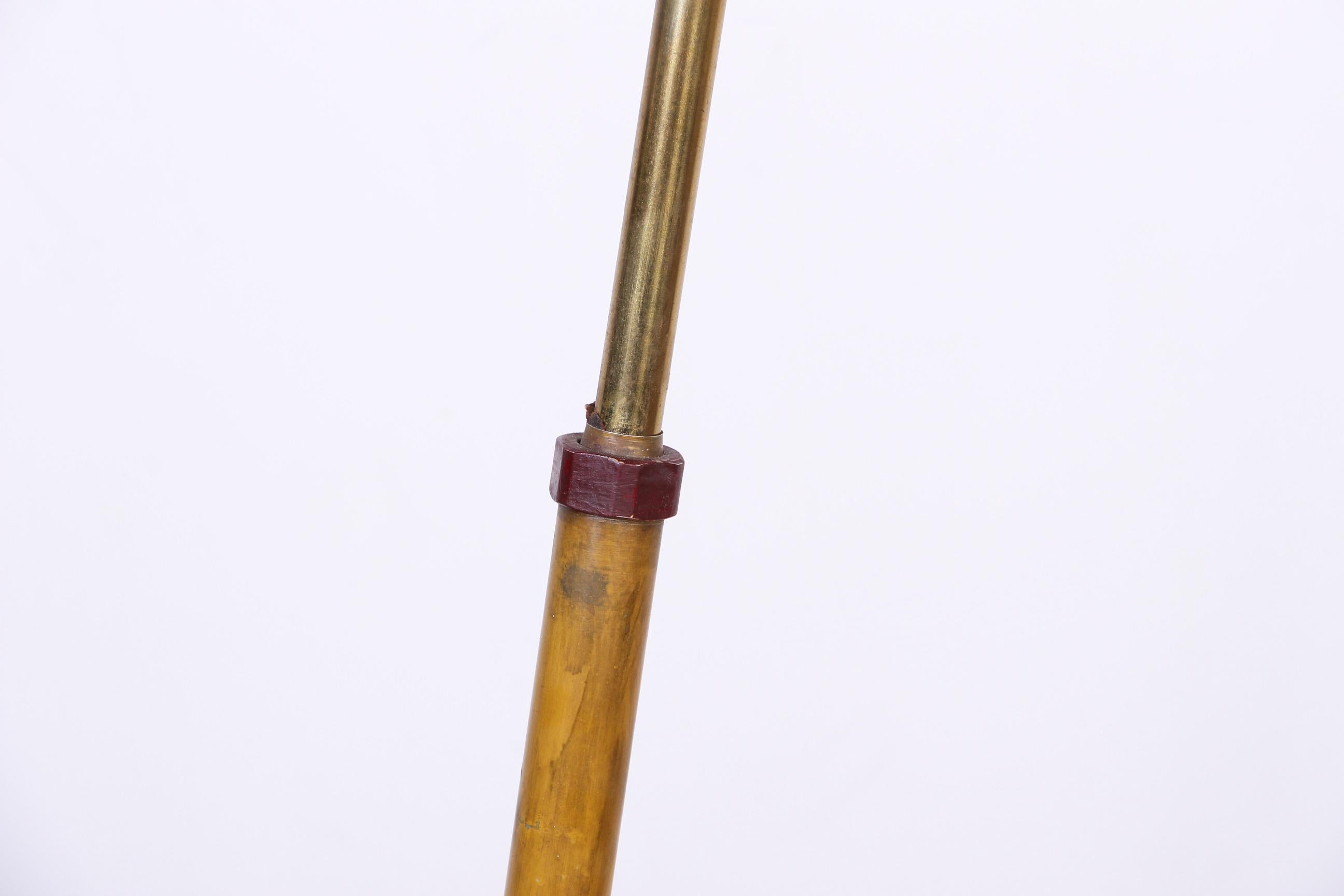 Le lampadaire italien en laiton était réglable en forme de conique par Stilnovo 1950. en vente 5