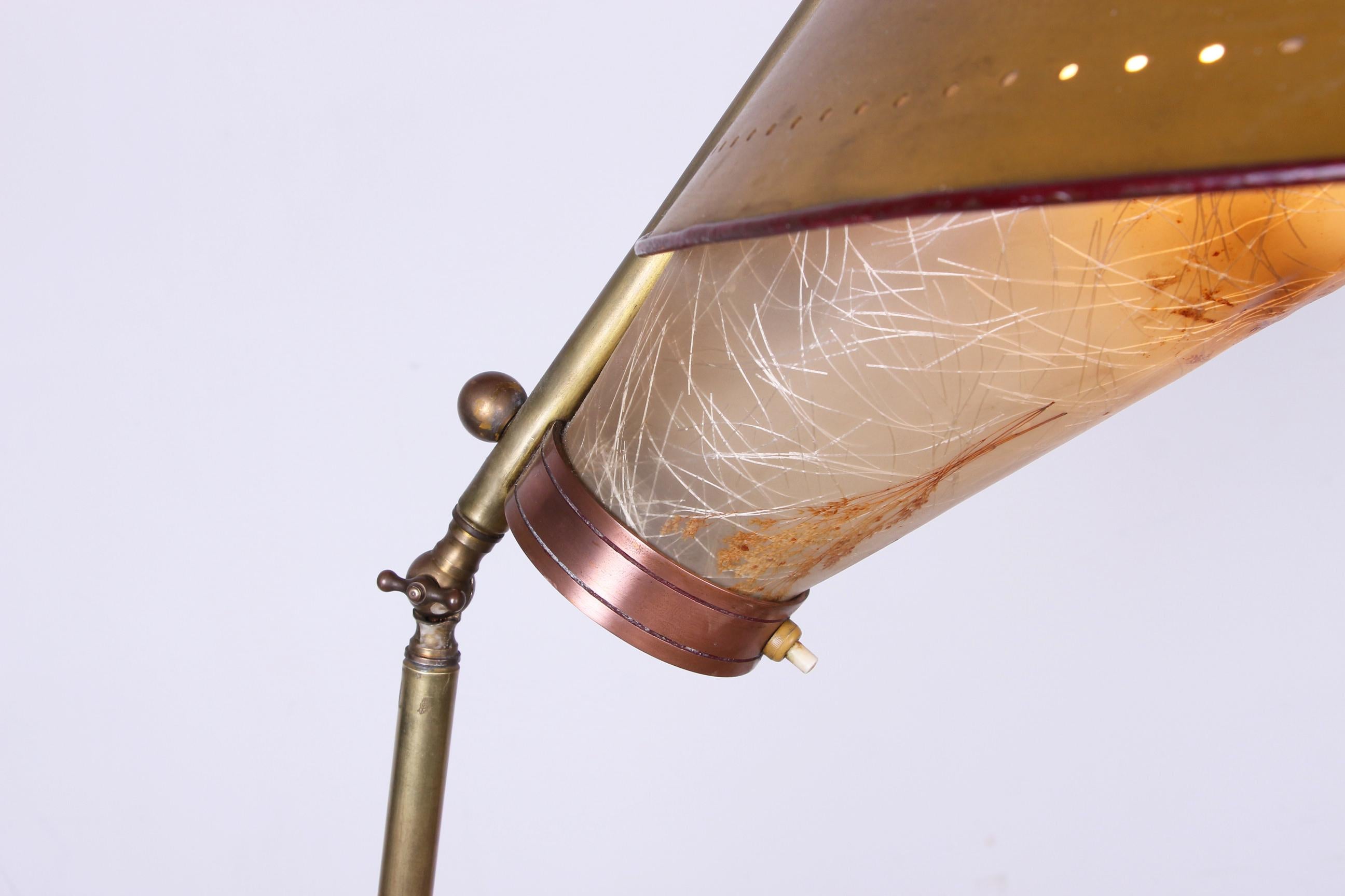 Le lampadaire italien en laiton était réglable en forme de conique par Stilnovo 1950. en vente 14