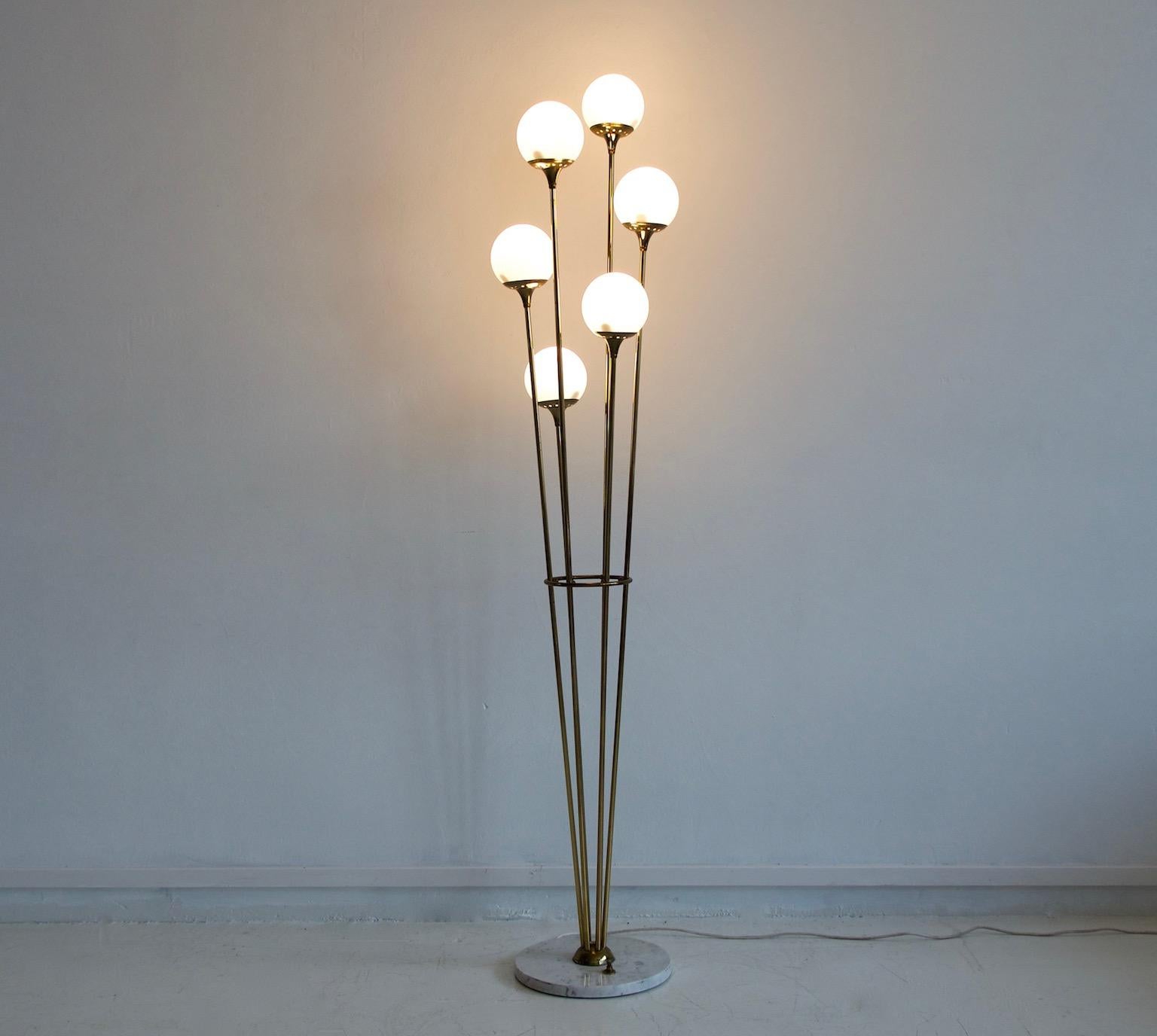 Mid-Century Modern Italian Brass Floor Lamp with Six Lights in the Style of Stilnovo