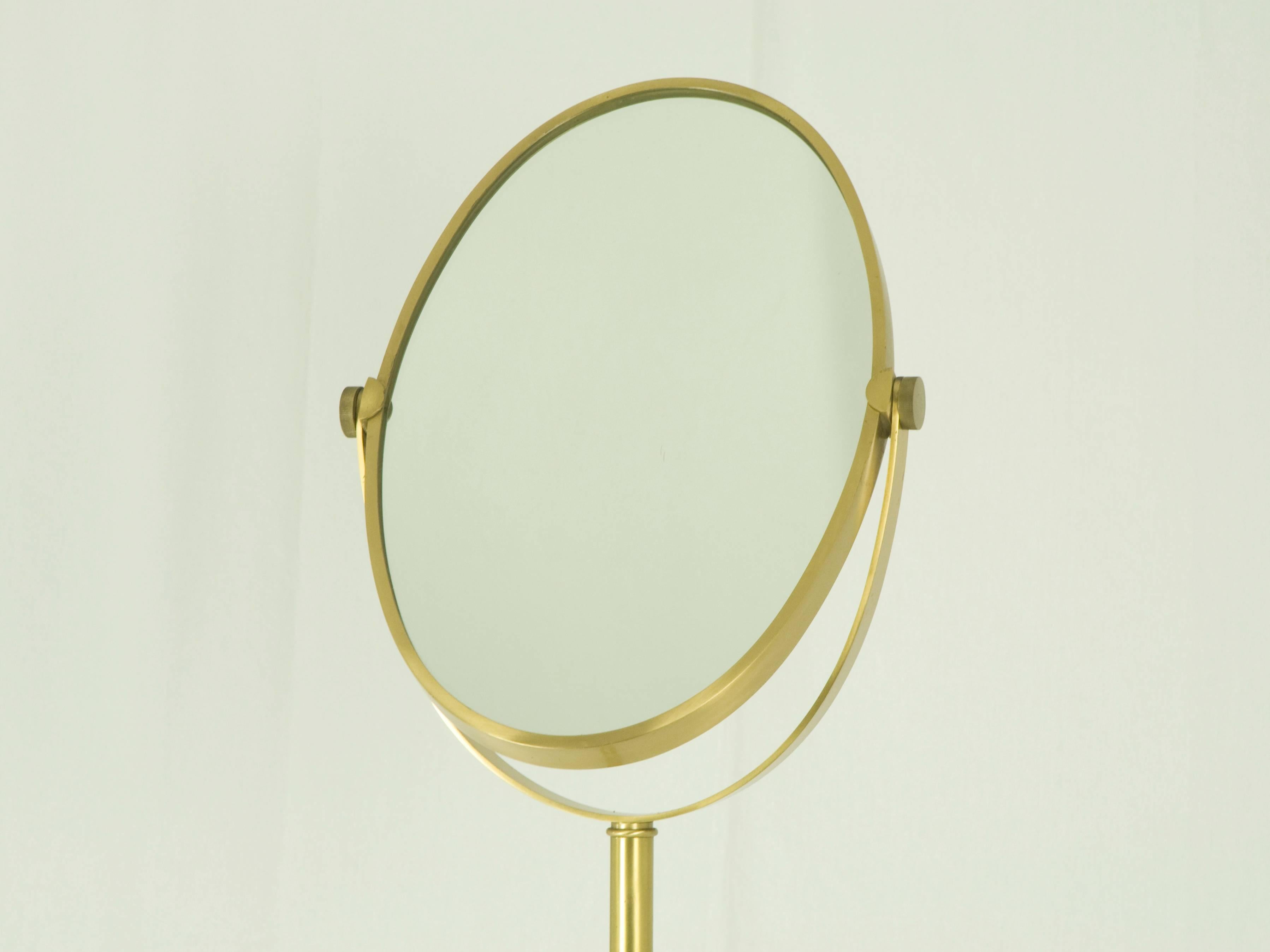 Mid-Century Modern Italian Brass Freestanding andTilting 1960/1970s Floor Mirror For Sale