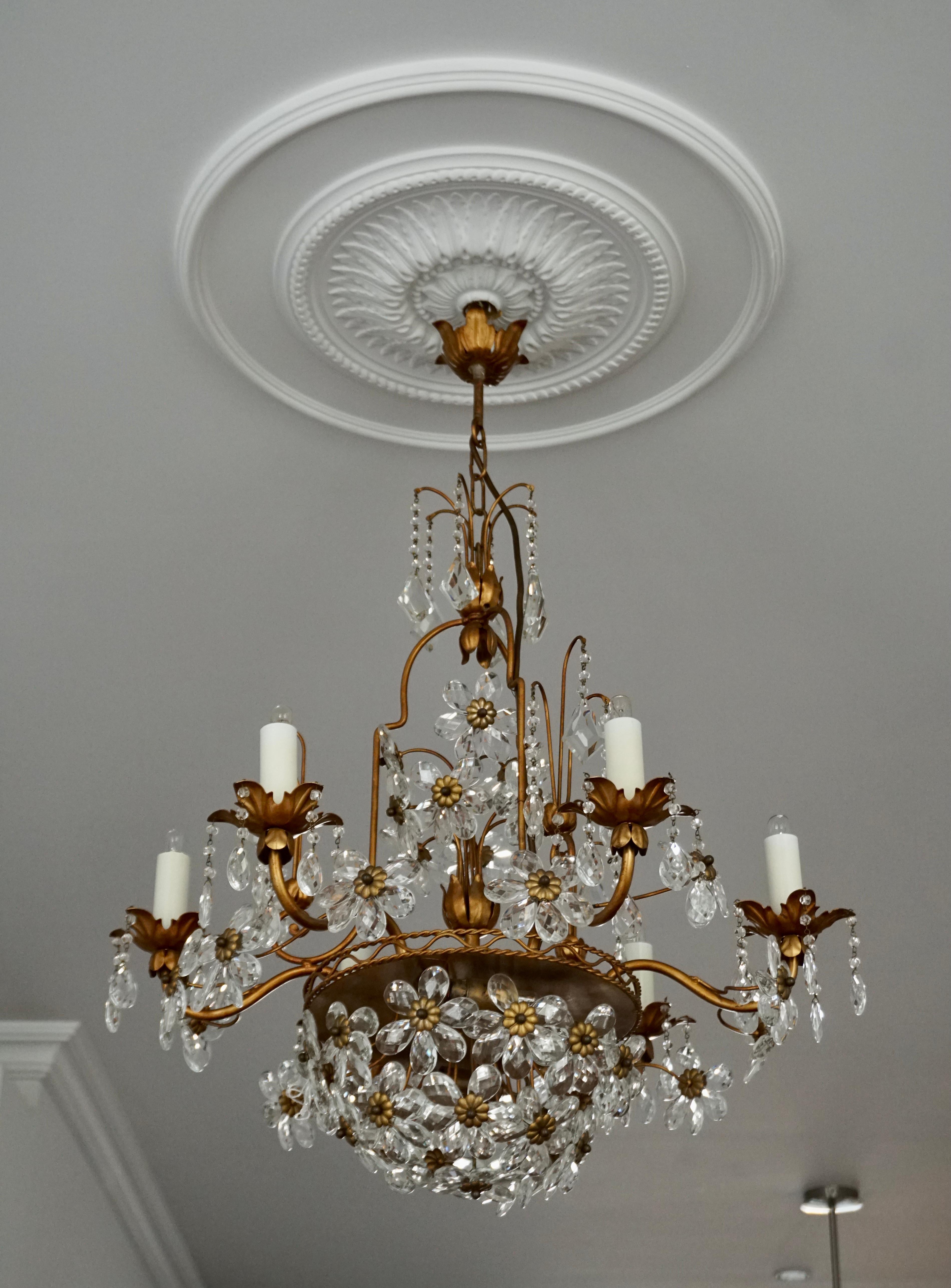 Italian Brass Gilt Chandelier with Glass Flowers In Good Condition For Sale In Antwerp, BE