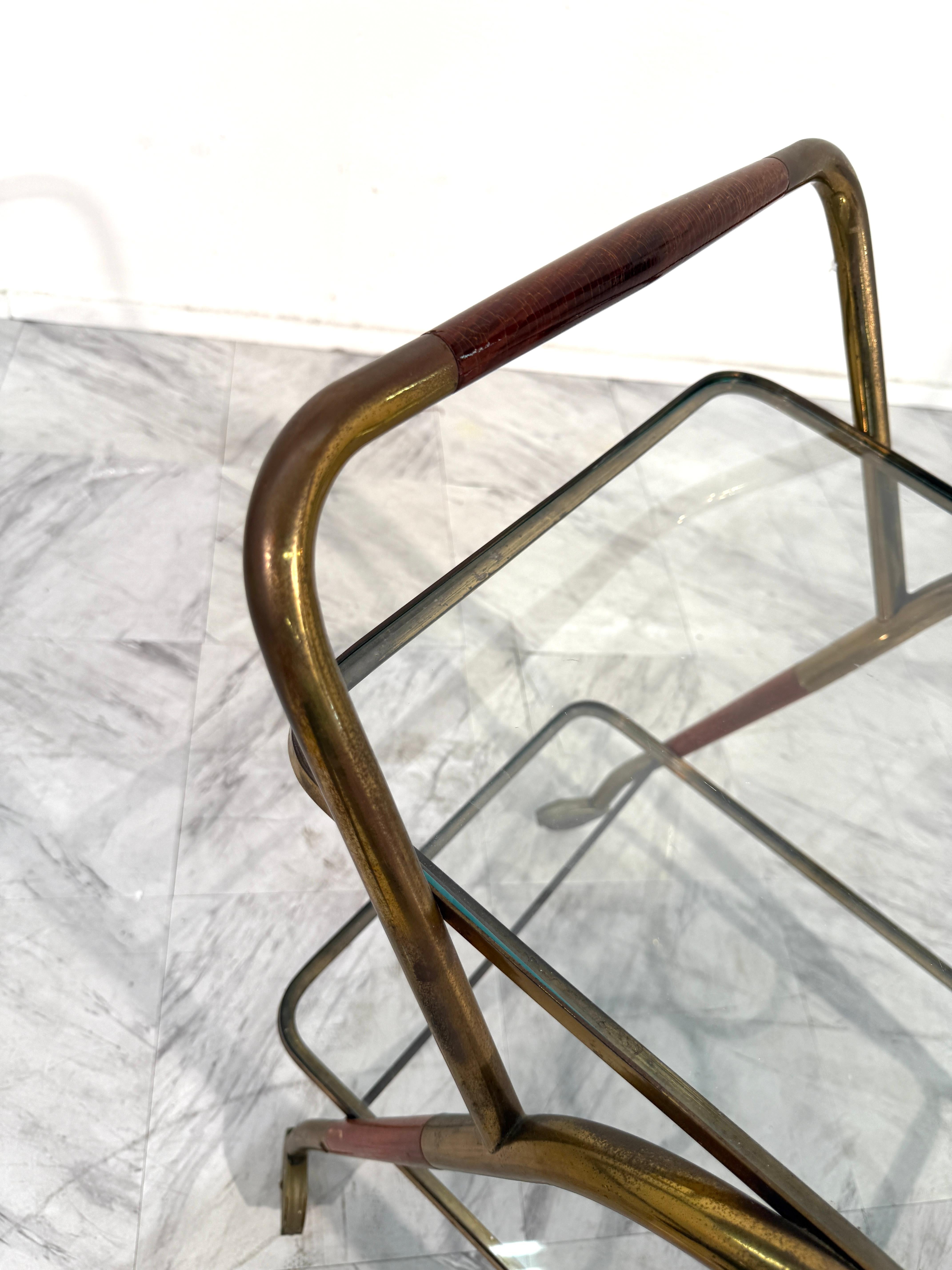 Carrito de bar italiano de latón y cristal con soporte para botellas finales del siglo XX en venta