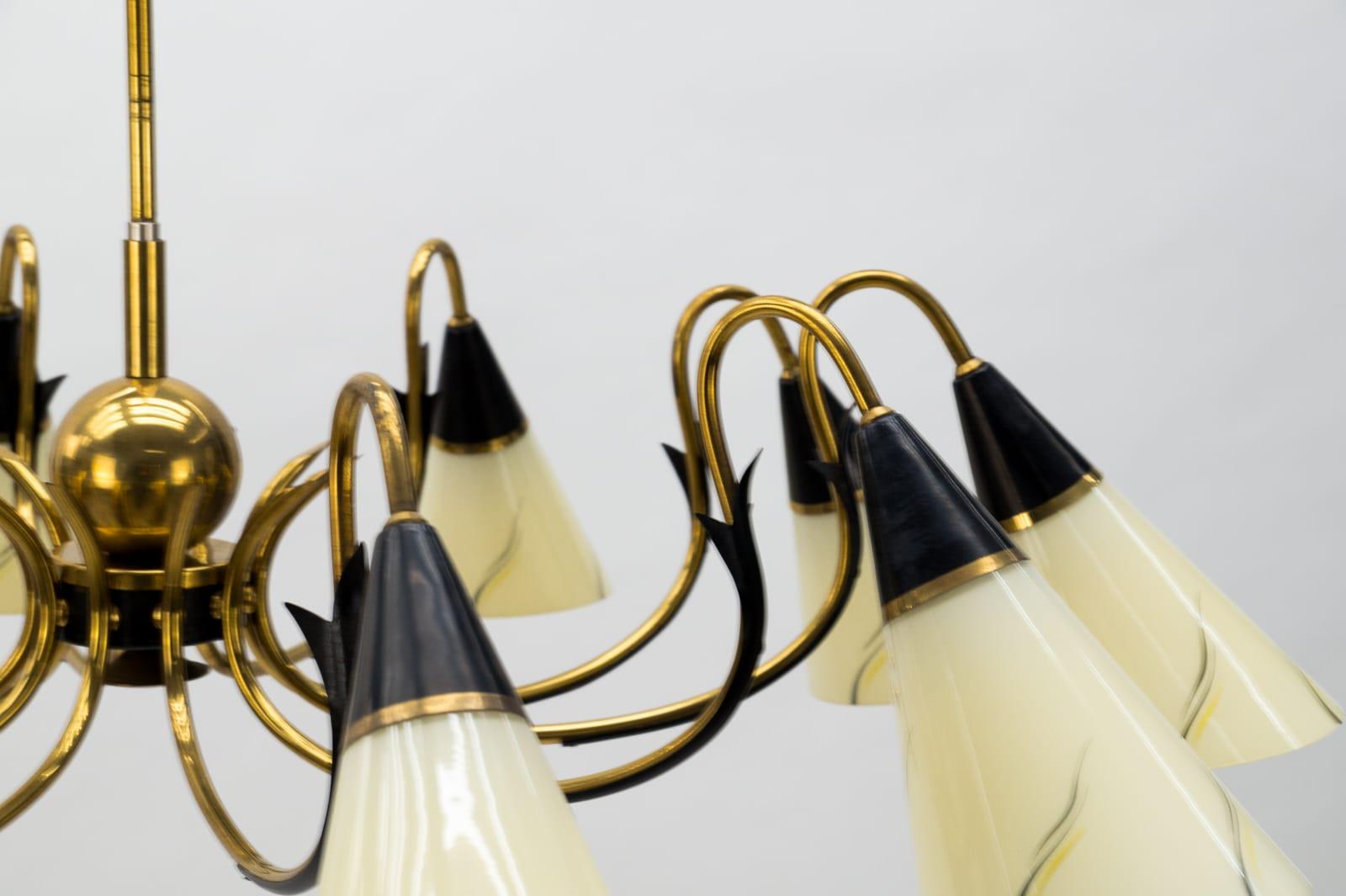 Lampadario italiano a 10 luci in ottone e vetro, anni '50 in vendita 6