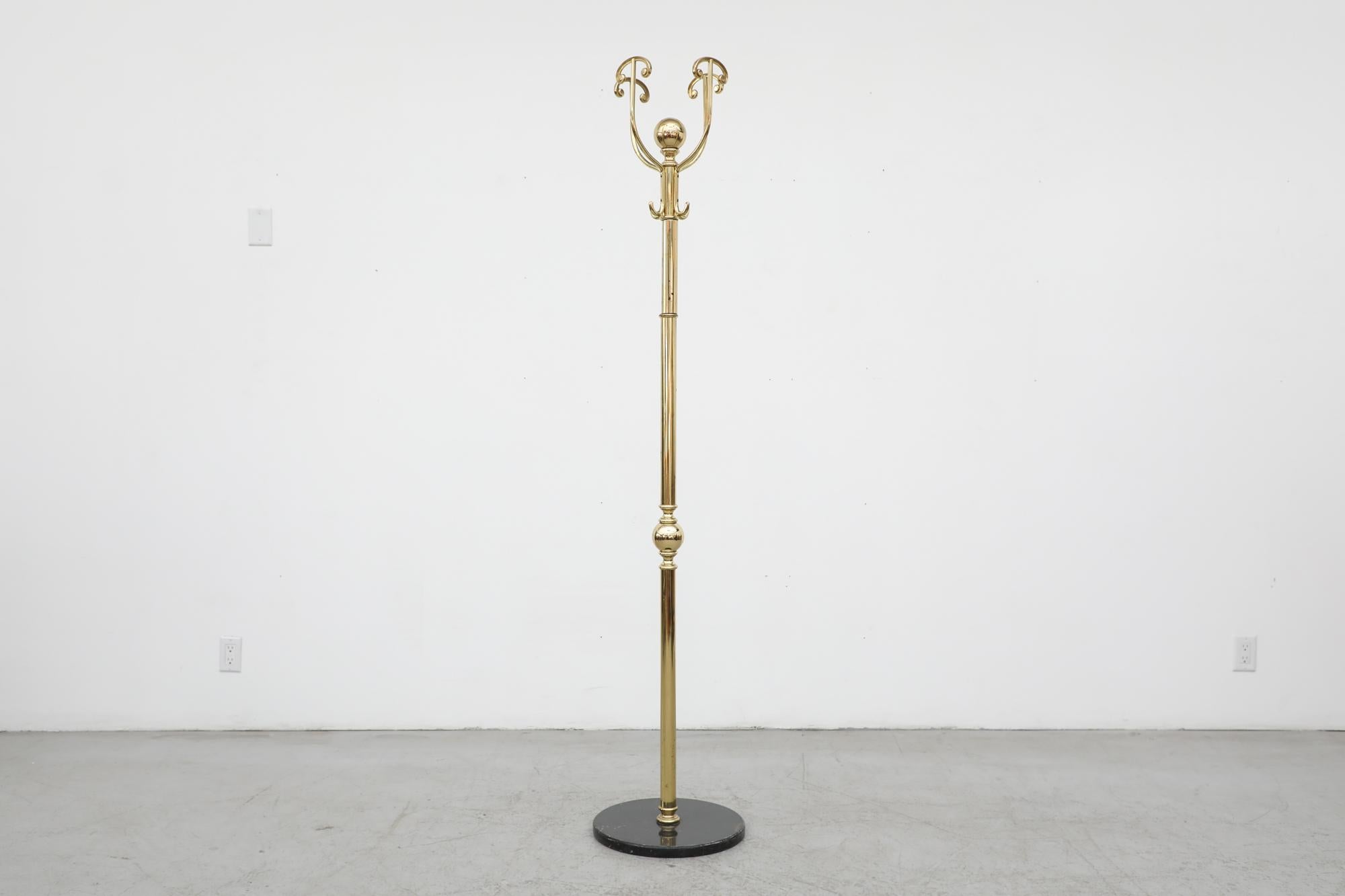 Cattadori Brass Hollywood Regency Style Curvy Coat Tree with Black Marble Base In Good Condition For Sale In Los Angeles, CA