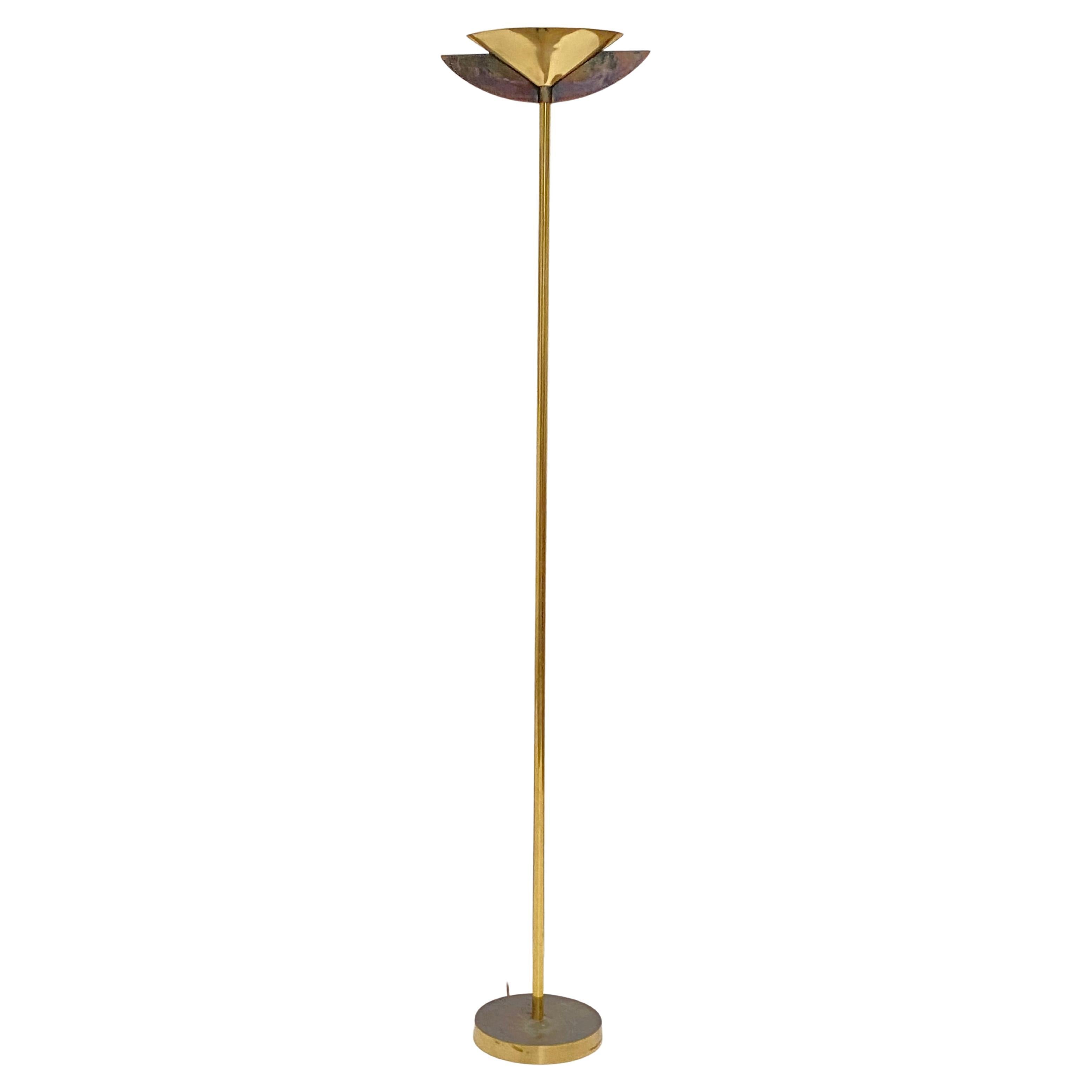 Dekorative italienische Stehlampe, Antonella Caprio Saviato zugeschrieben, 1970er Jahre

Massivem Messing & patiniertem Eisen uplighter

