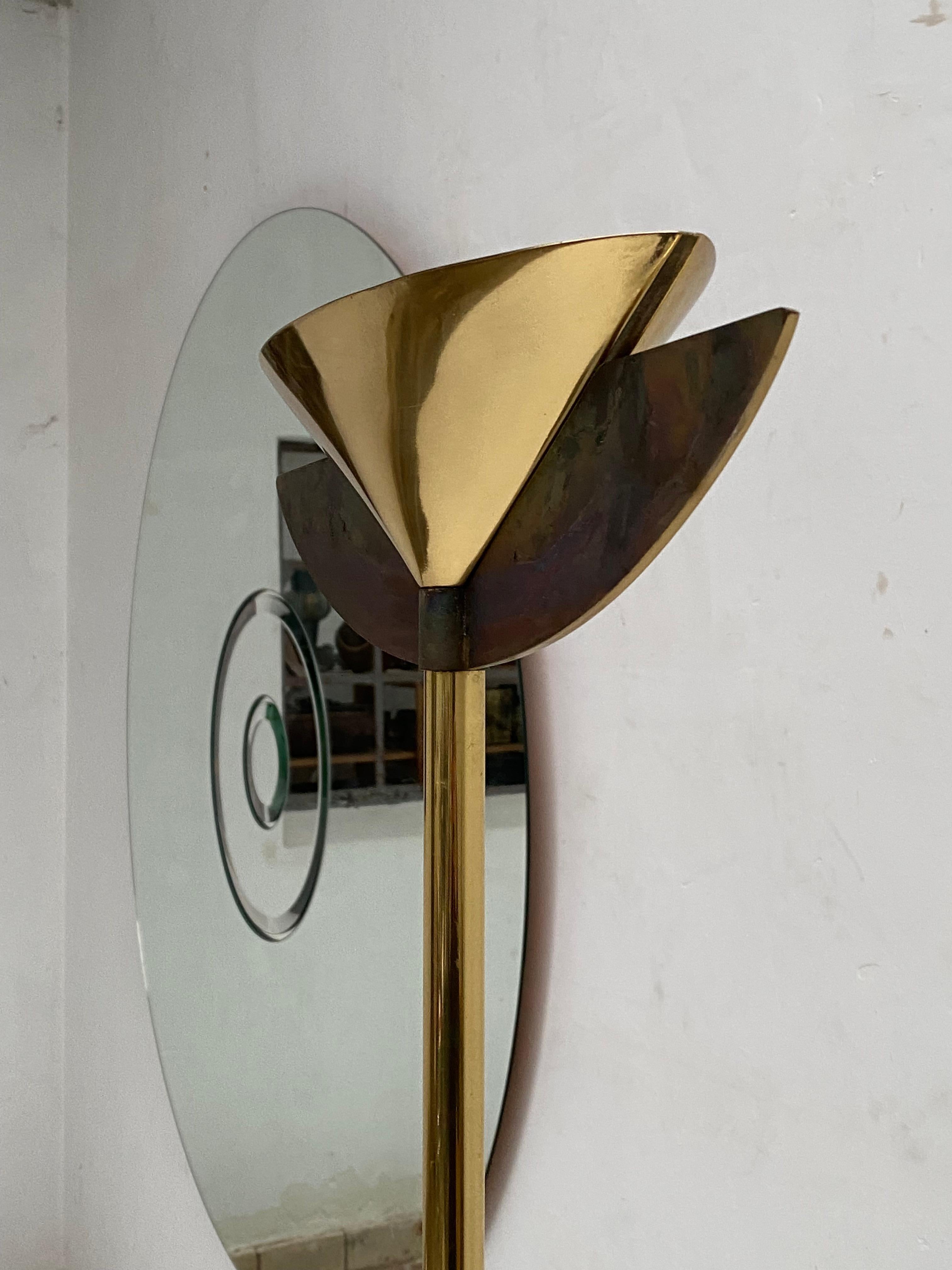 Italienische Stehlampe aus Messing und Eisen Antonella Caprio Saviato (zugeschrieben) 1970er Jahre im Zustand „Gut“ im Angebot in bergen op zoom, NL