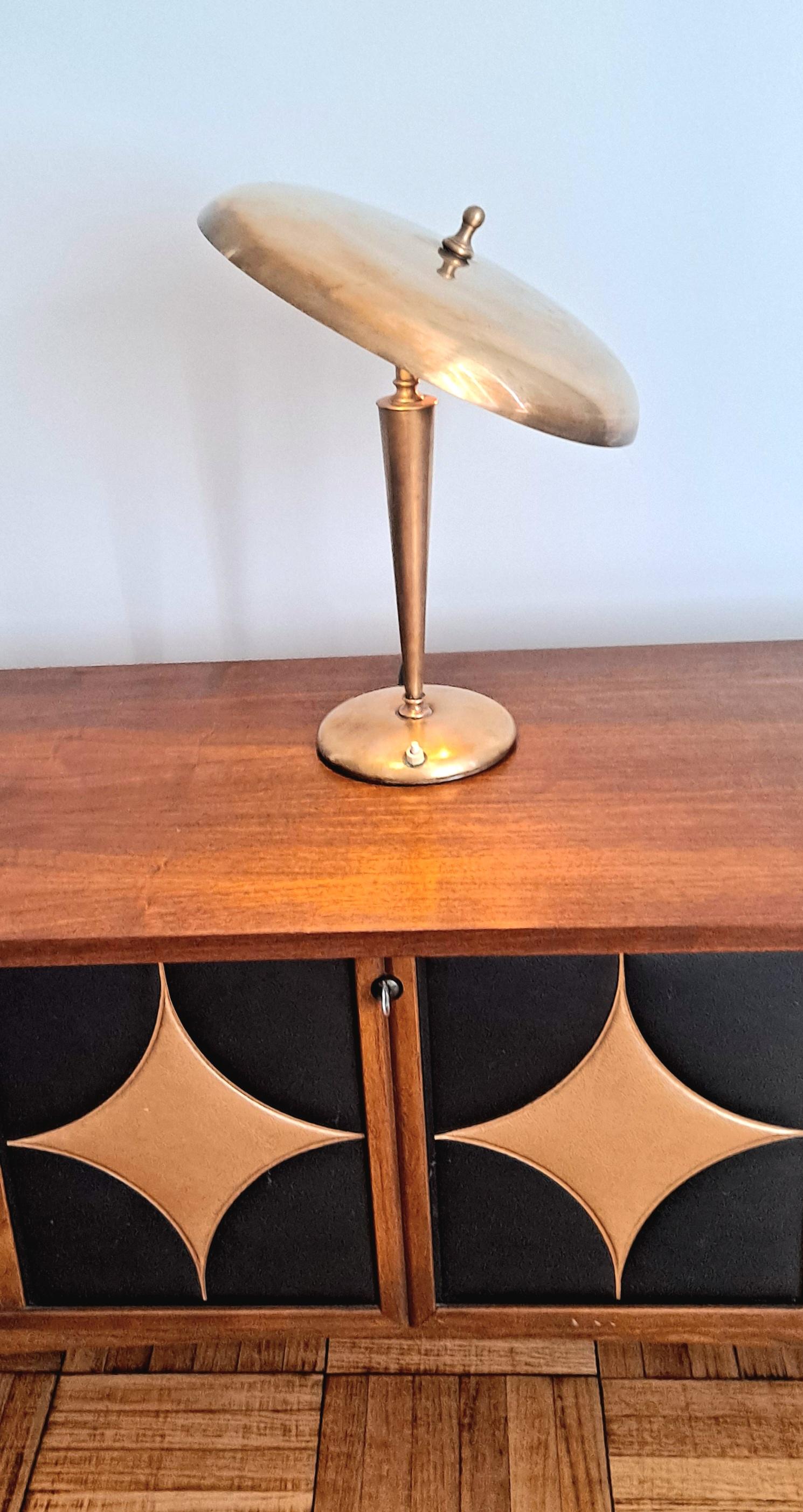 Lampe italienne en laiton dans le style d'Arredoluce en vente 6