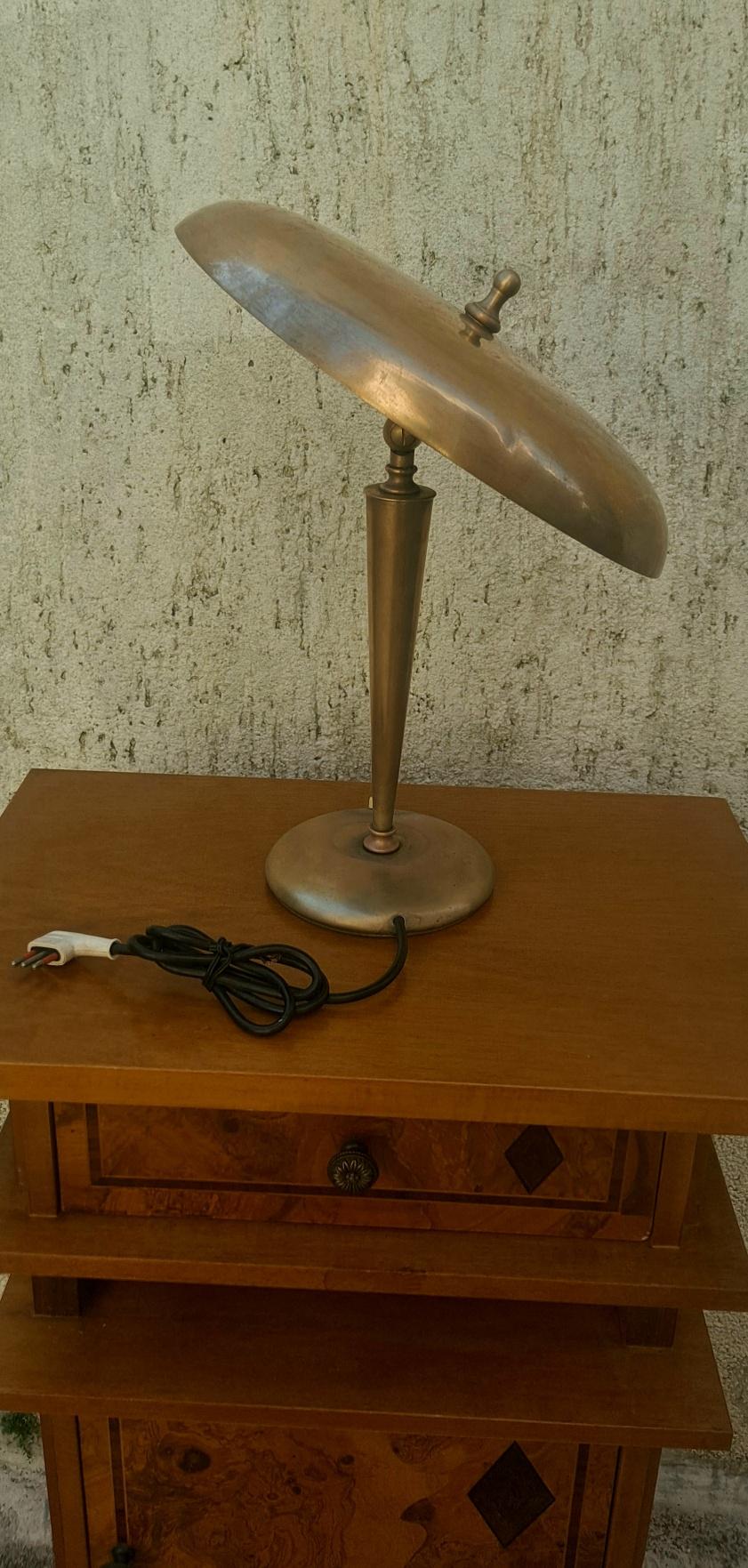 Italian Brass Lamp in Style of Arredoluce In Good Condition For Sale In Los Angeles, CA