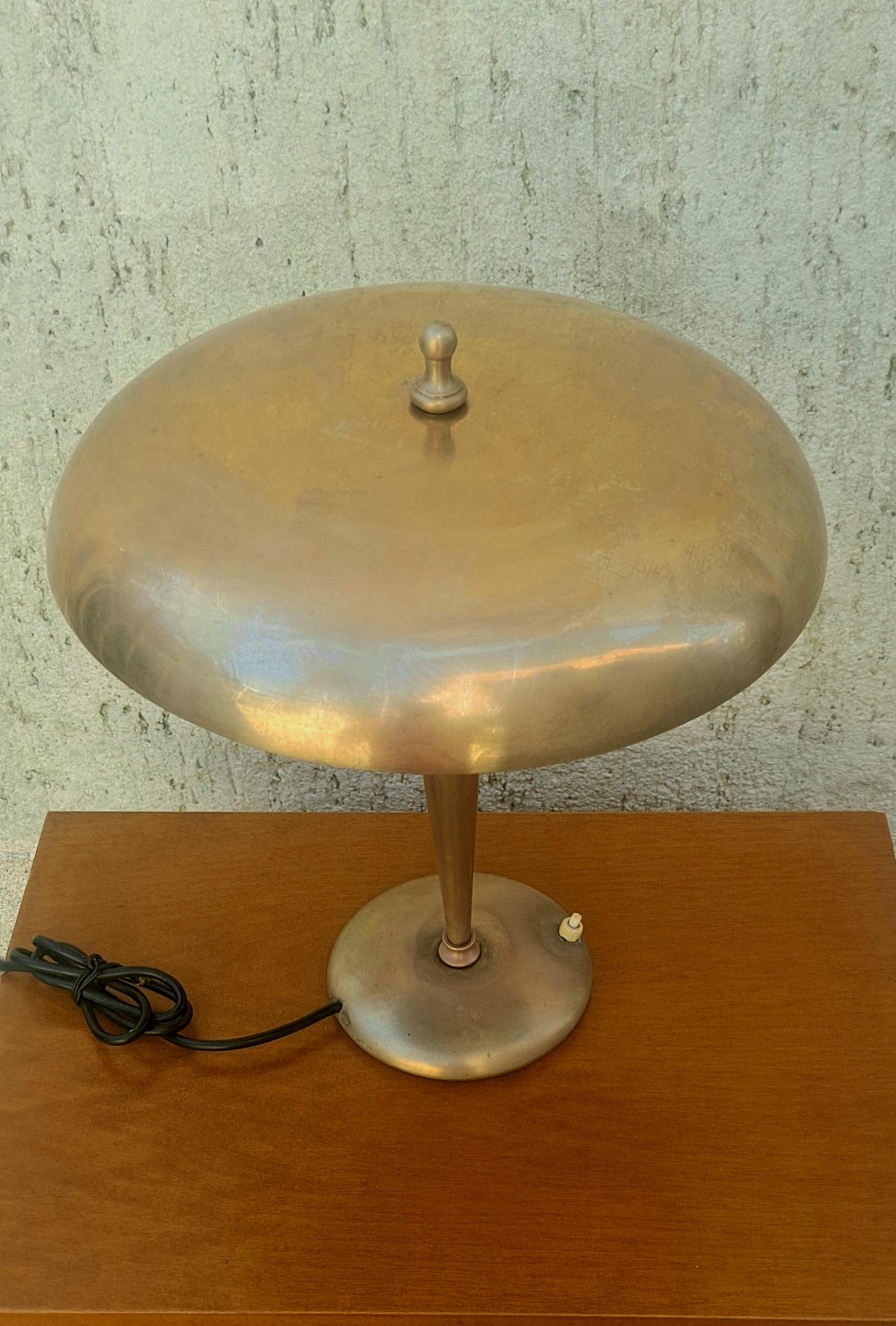 Lampe italienne en laiton dans le style d'Arredoluce en vente 3
