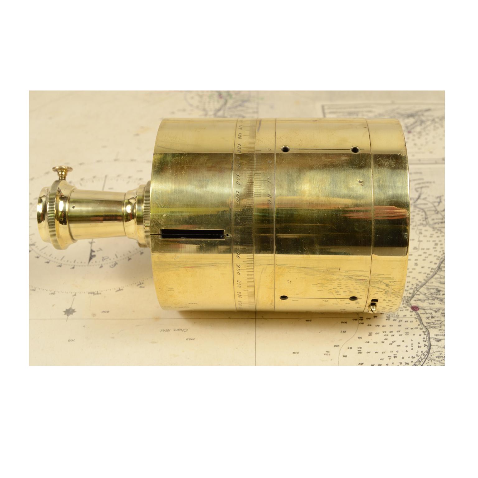 Italian Brass Land-Surveyor Instrument Made in 1860 with its Original Walnut Box In Good Condition For Sale In Milan, IT