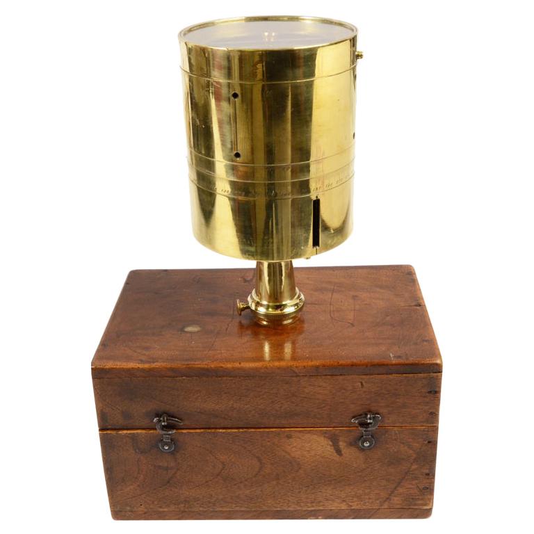 Instrument de géomètre italien en laiton fabriqué en 1860 avec sa boîte d'origine en noyer