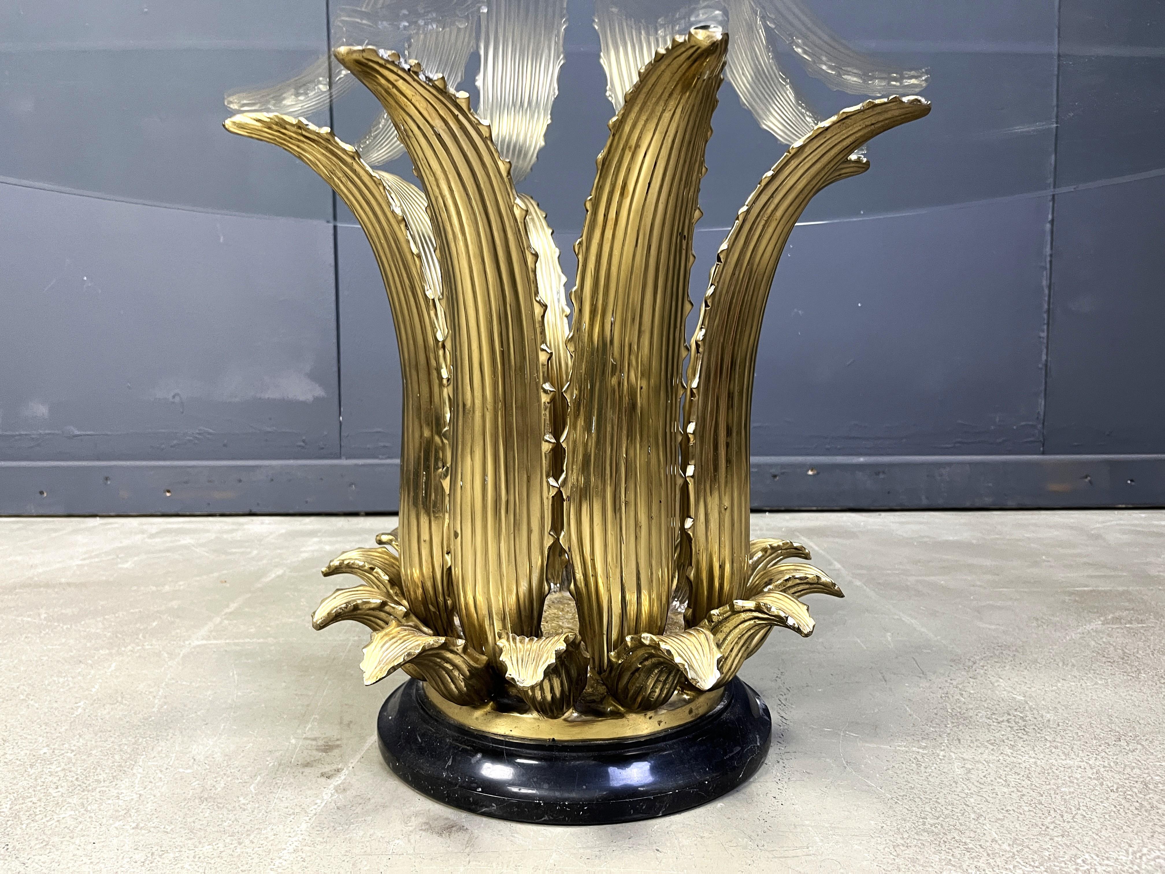 Italian brass leaf and marble coffee table, 1970s For Sale 1