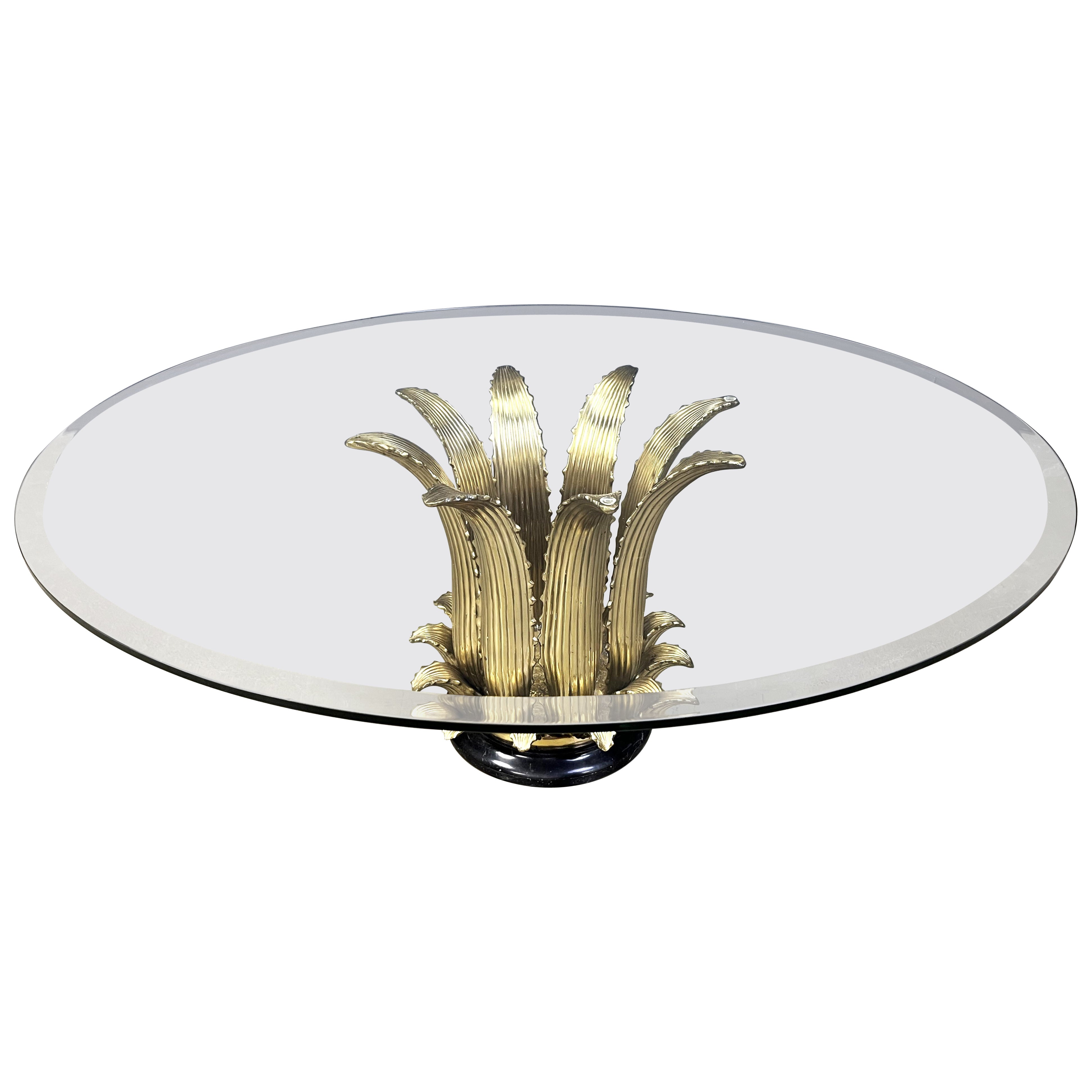 Table basse italienne en marbre et feuilles de laiton, 1970 en vente