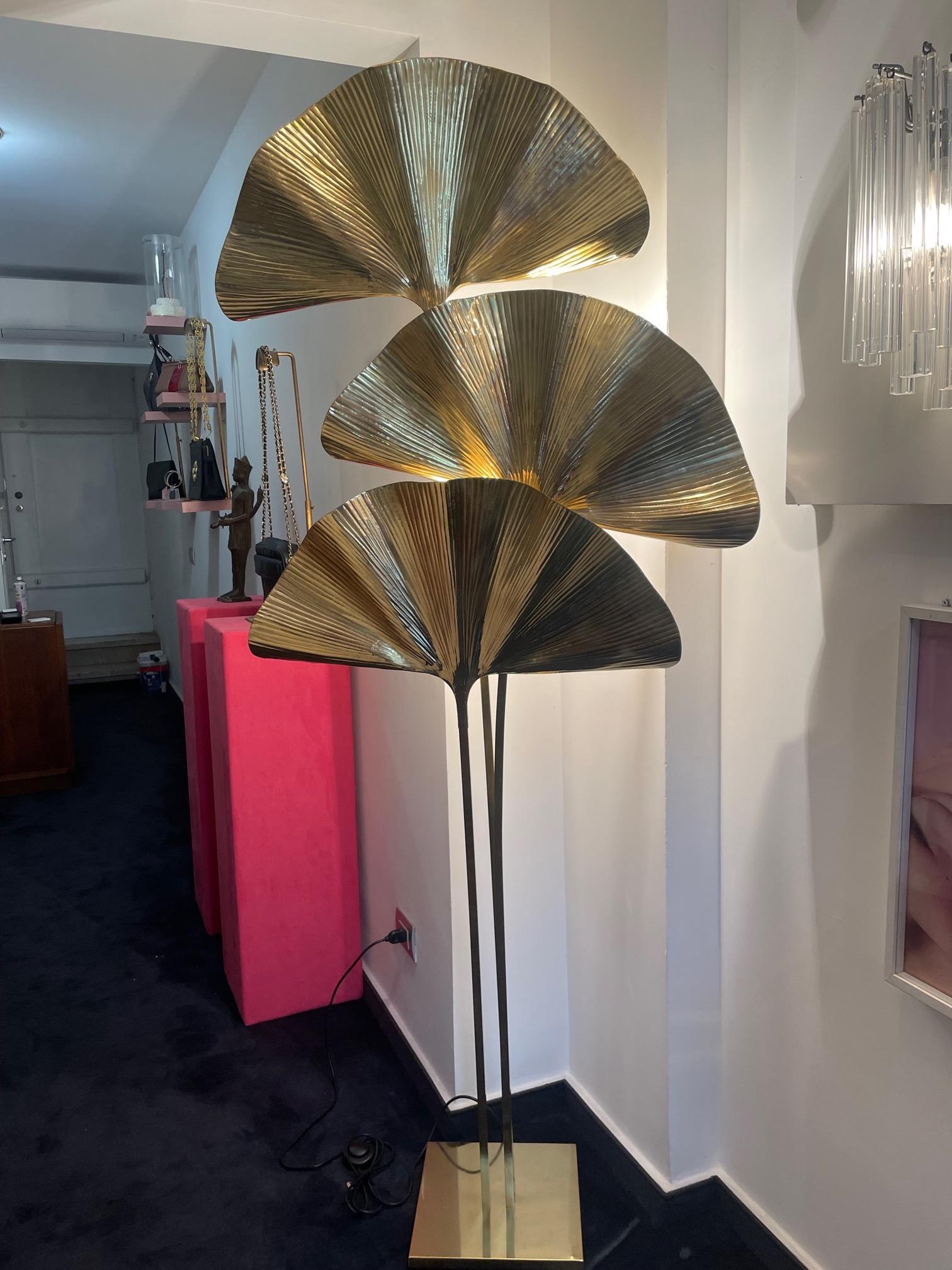 Italian Brass Leaf-Shaped Floor Lamp 10