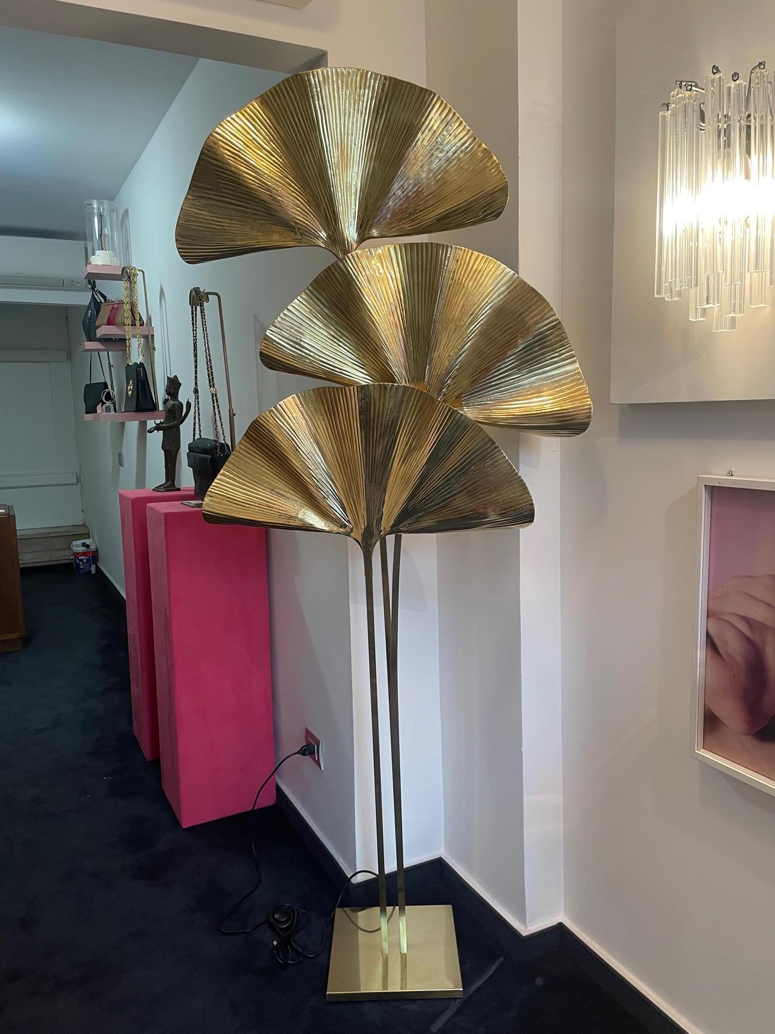 Mid-Century Modern Italian Brass Leaf-Shaped Floor Lamp