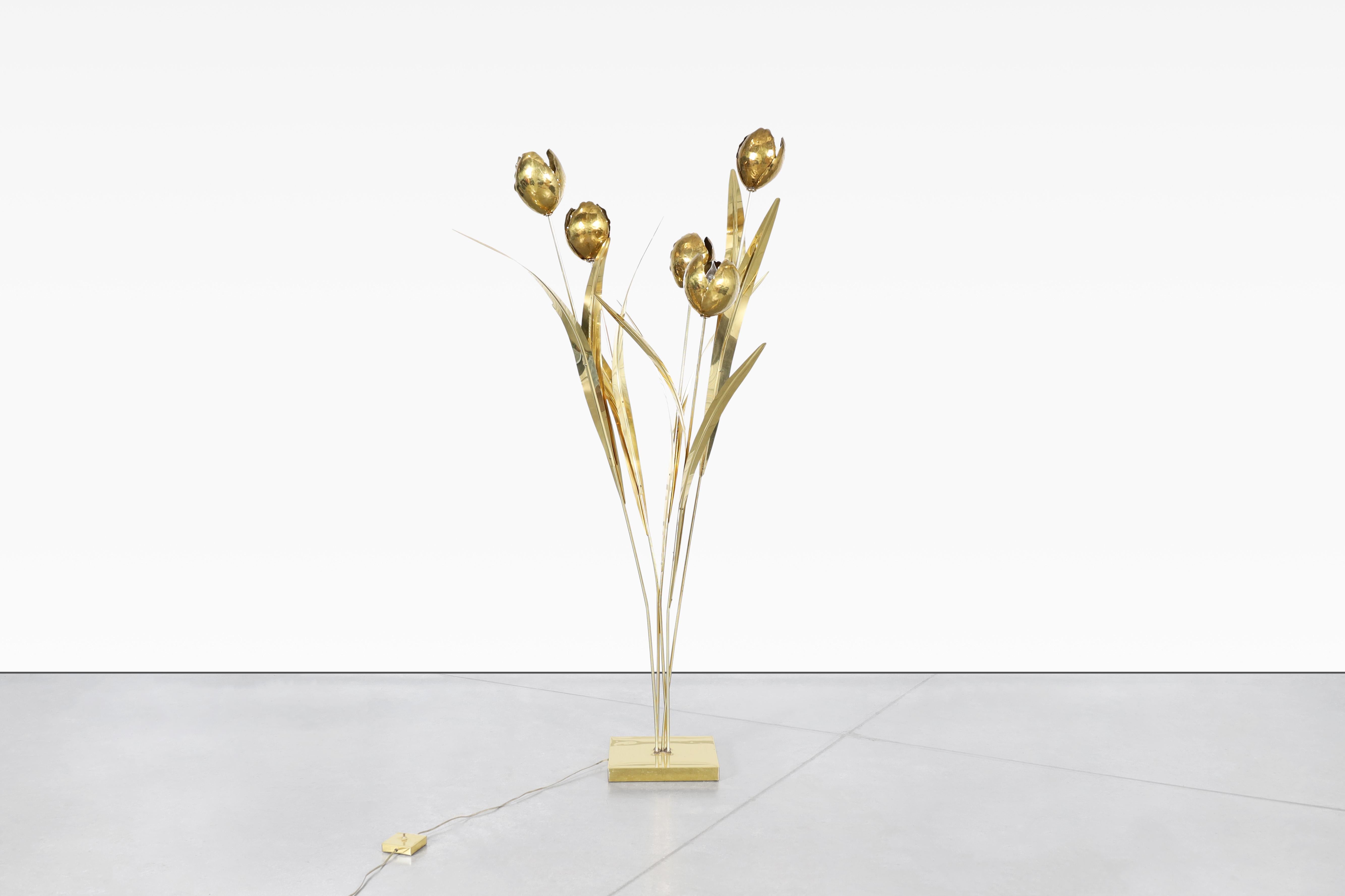 Hollywood Regency Sculpture de lampadaire grandeur nature en laiton italien en vente