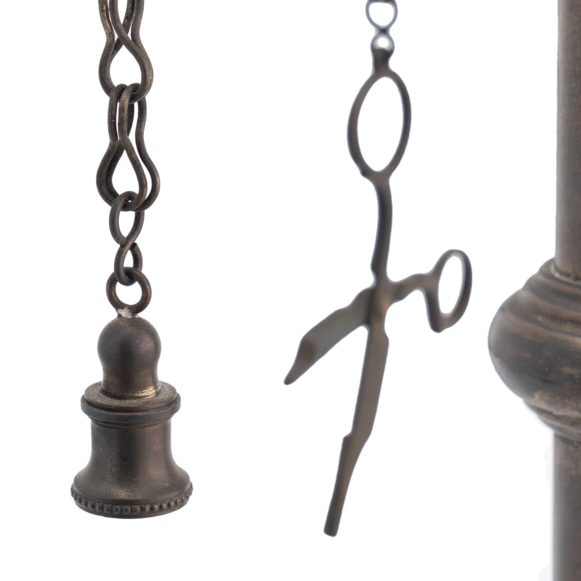 Lampada a olio in ottone italiano con decorazioni dorate a contrasto '1800' In condizioni buone in vendita a Kenilworth, IL