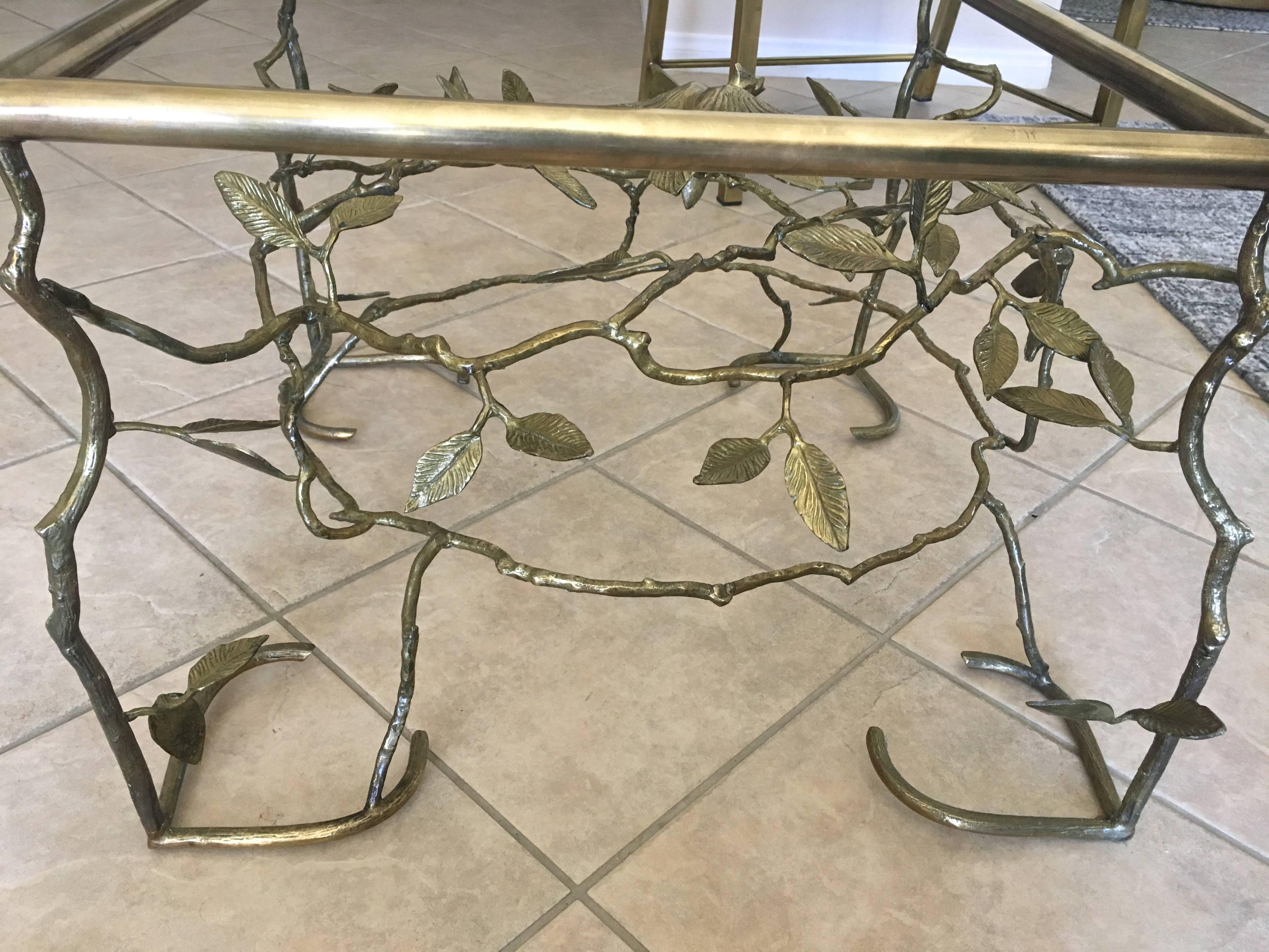 Table à cocktail en laiton italien:: arbre et oiseau organiques 14