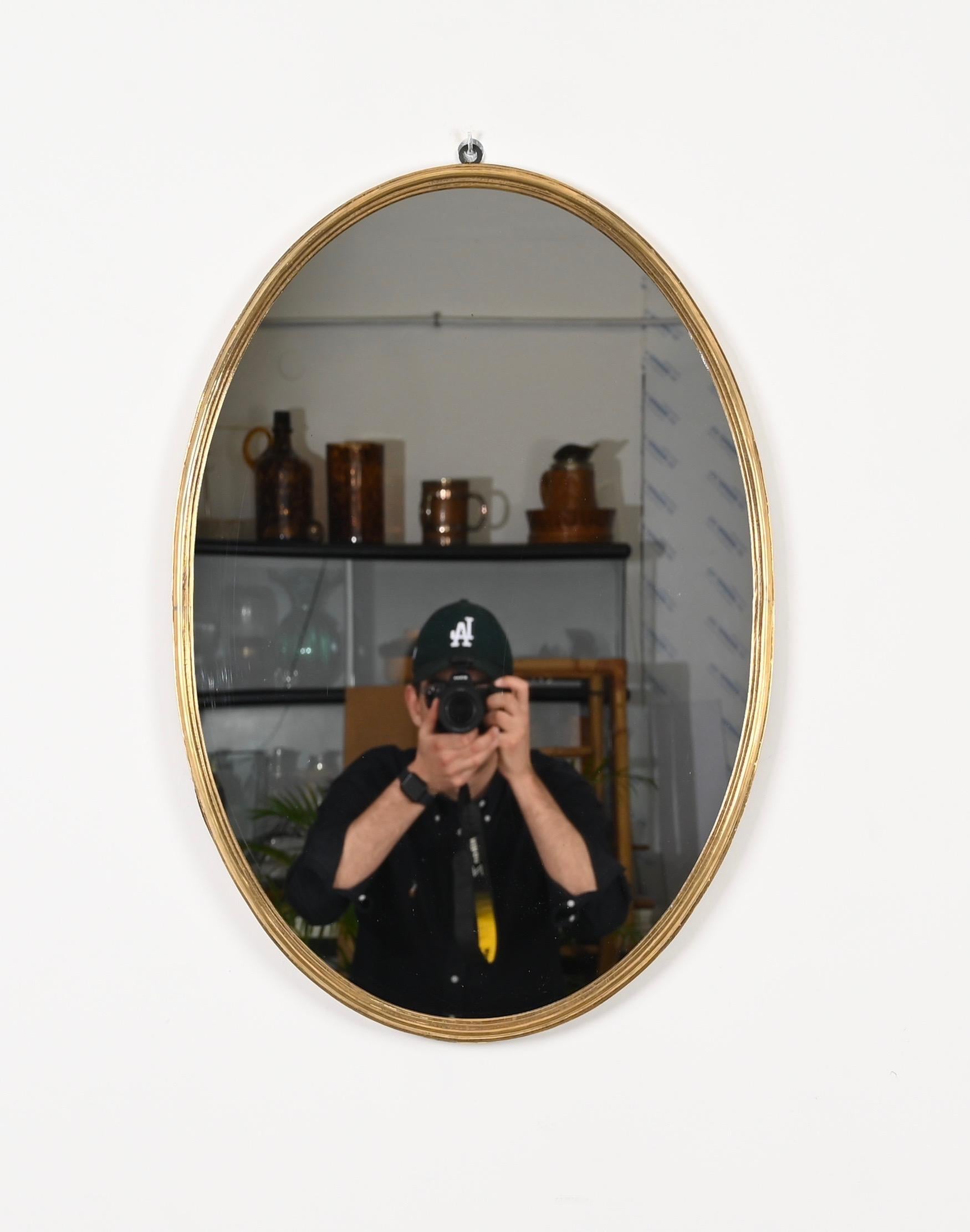 Italian Brass Oval Wall Mirror, Italy 1950s In Good Condition For Sale In Roma, IT