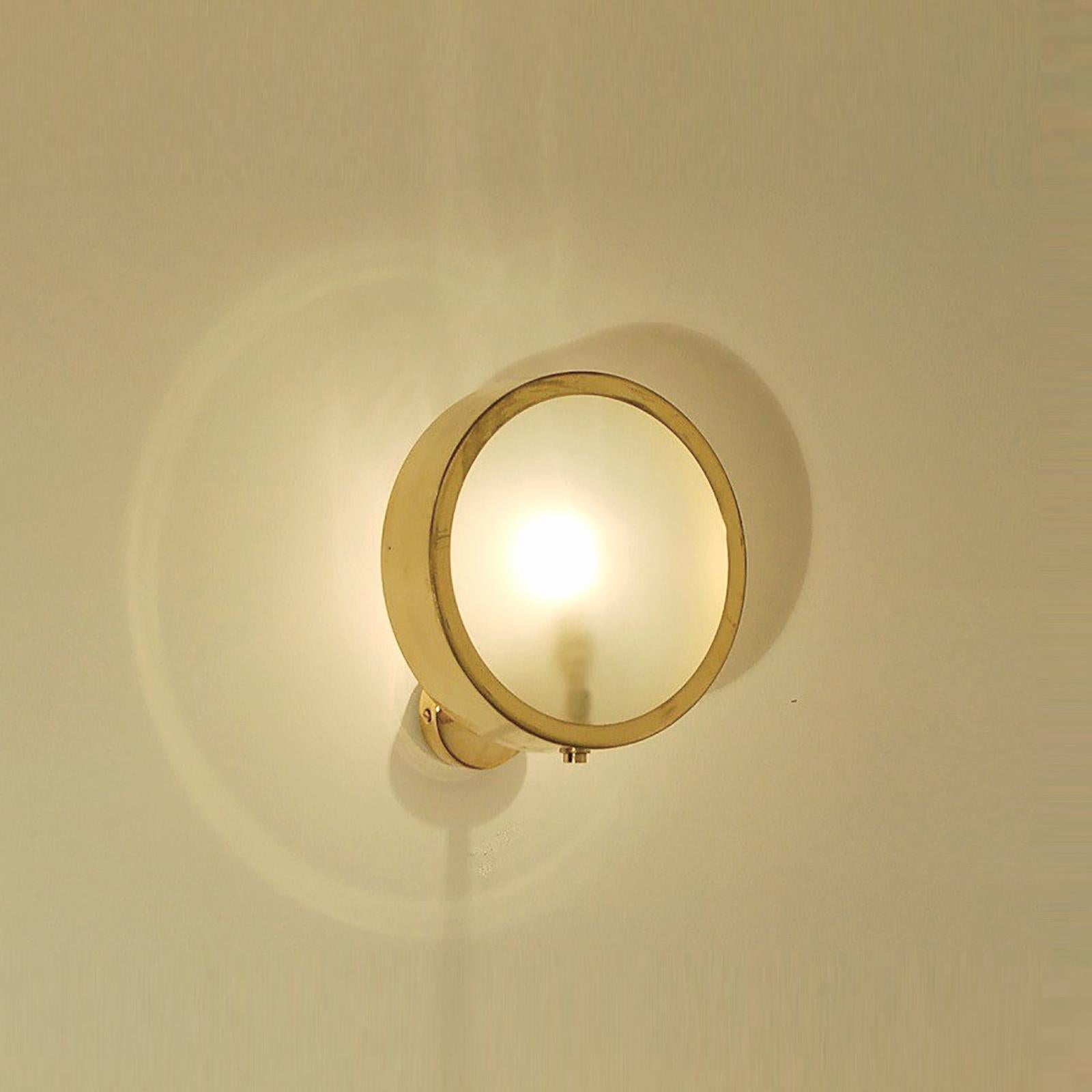 Sabbiatura Coppia di applique in ottone nello stile di Bruno Gatta, realizzate su ordinazione in vendita