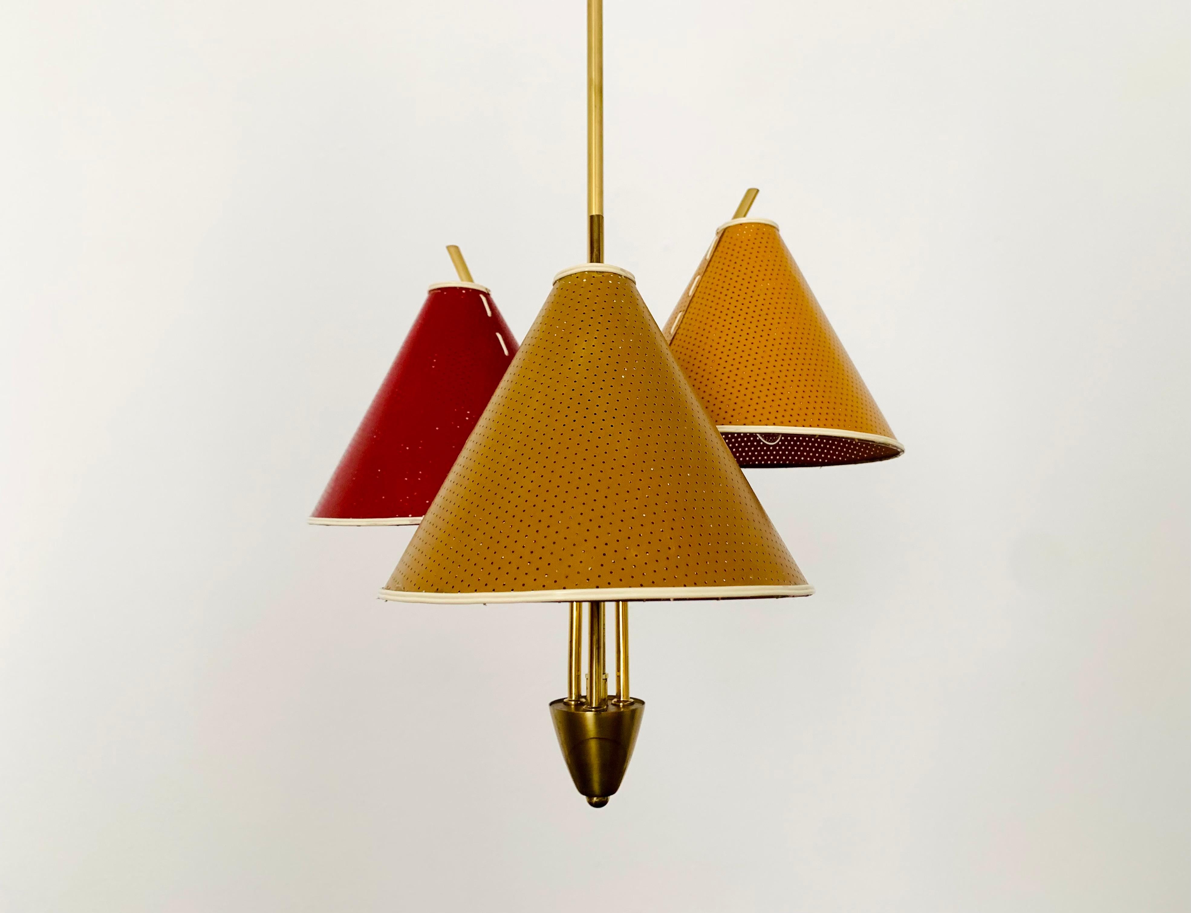 Exceptionally beautiful Italian pendant lamp from the 1950s.
Very decorative thanks to the special lampshades.
Wonderful design and an asset to any home.
A spectacular play of light is created in the room.

Condition:

Very good vintage condition