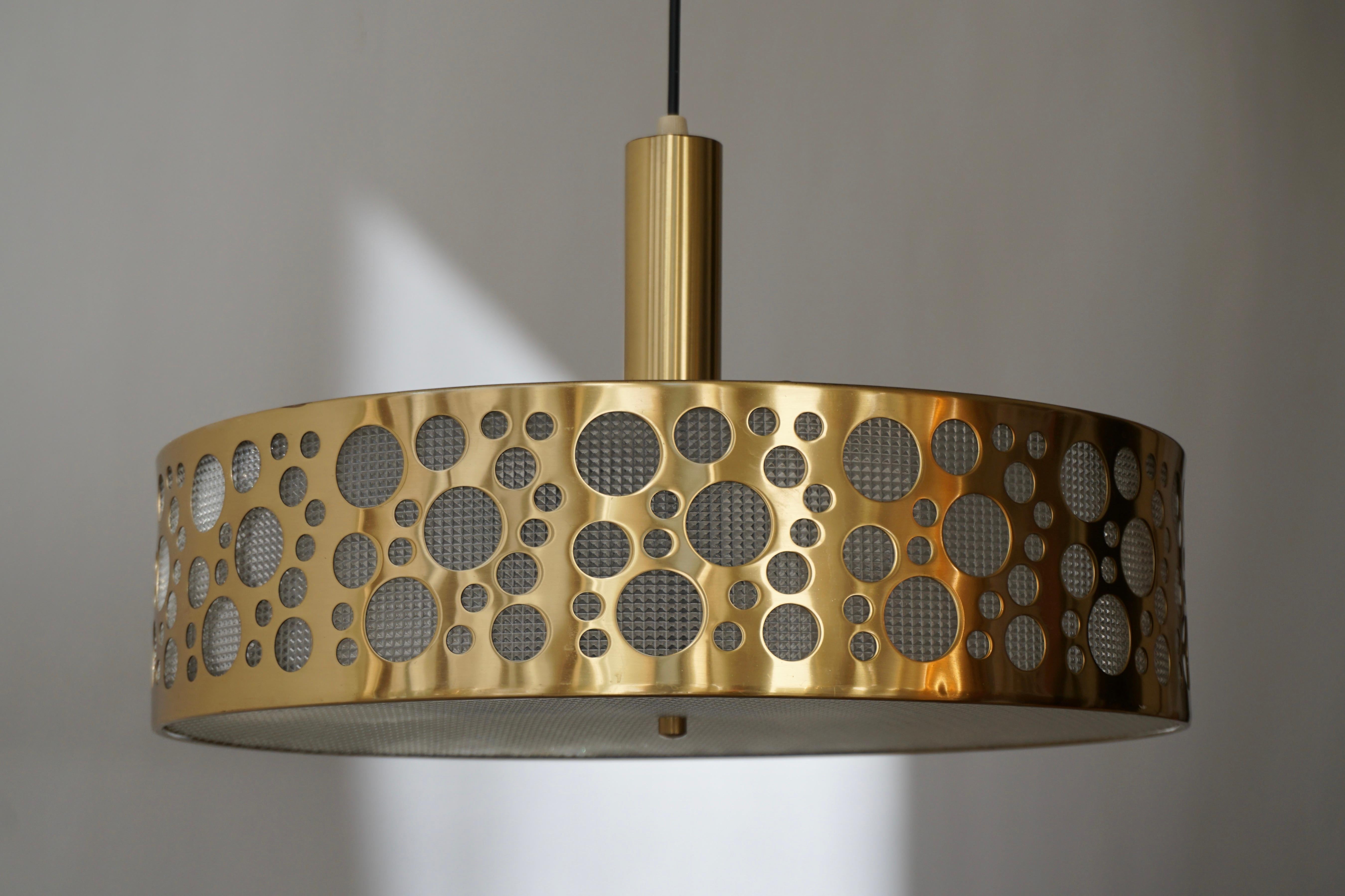 Italian Brass Pendant Light In Good Condition For Sale In Antwerp, BE