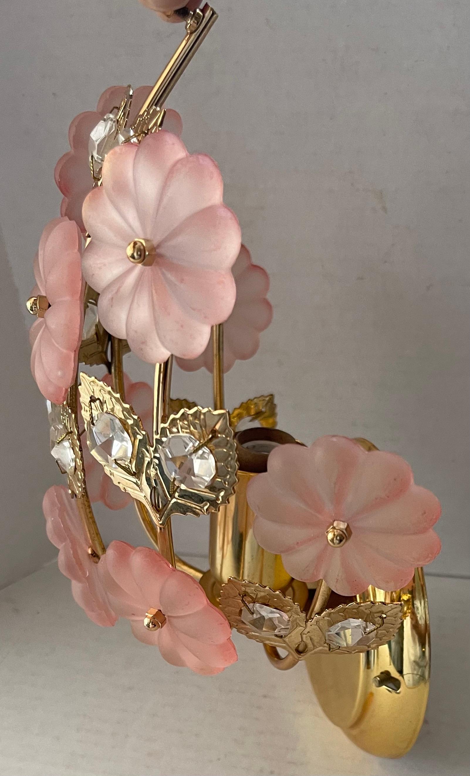 Scontrino singolo in ottone italiano e vetro a fiori rosa in vendita 5
