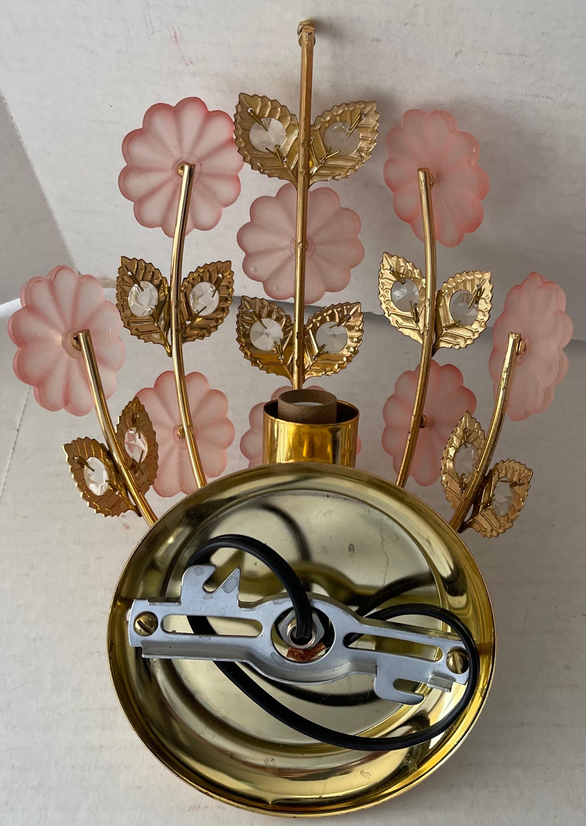 Scontrino singolo in ottone italiano e vetro a fiori rosa in vendita 6