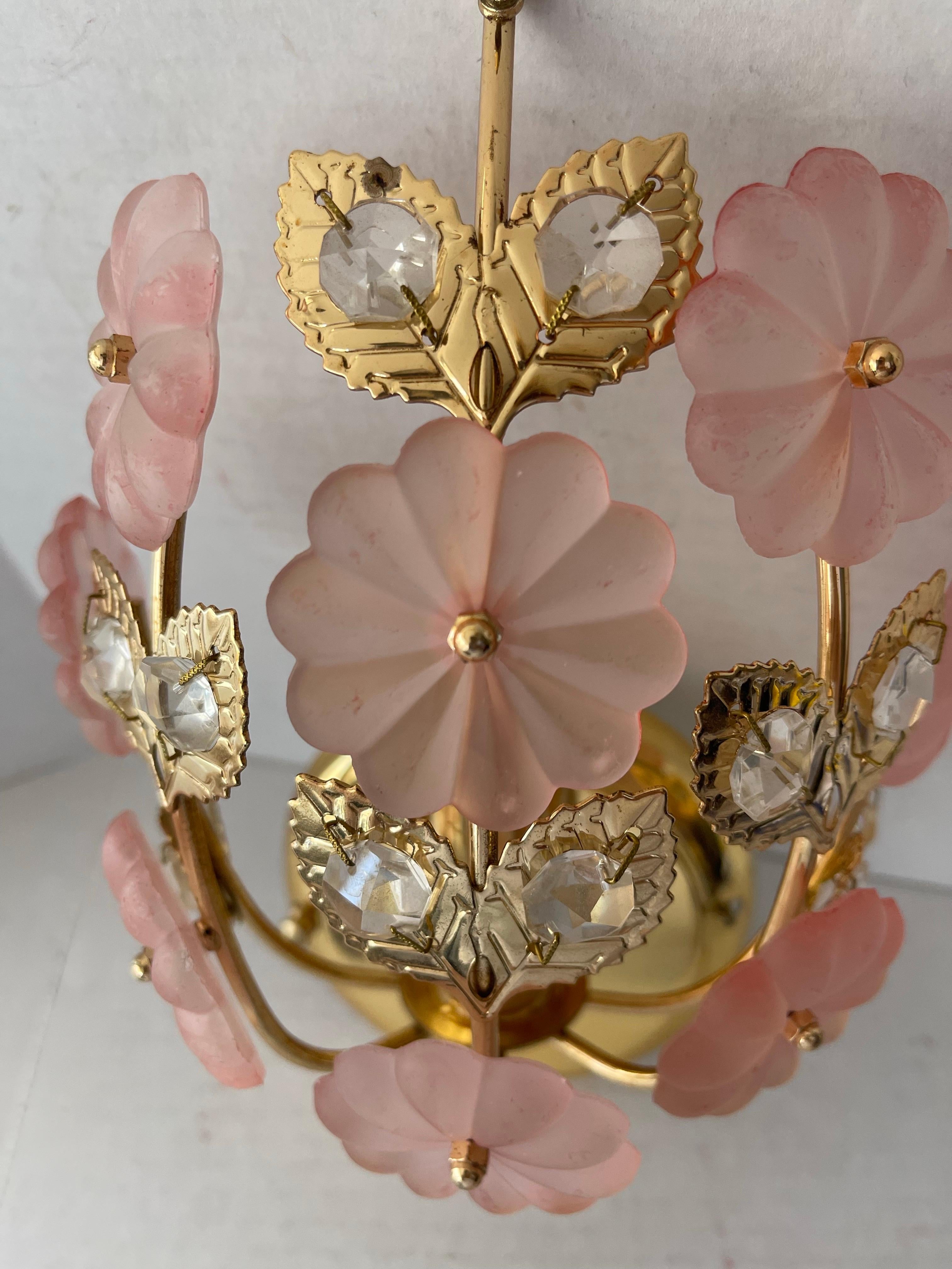 Scontrino singolo in ottone italiano e vetro a fiori rosa in vendita 1