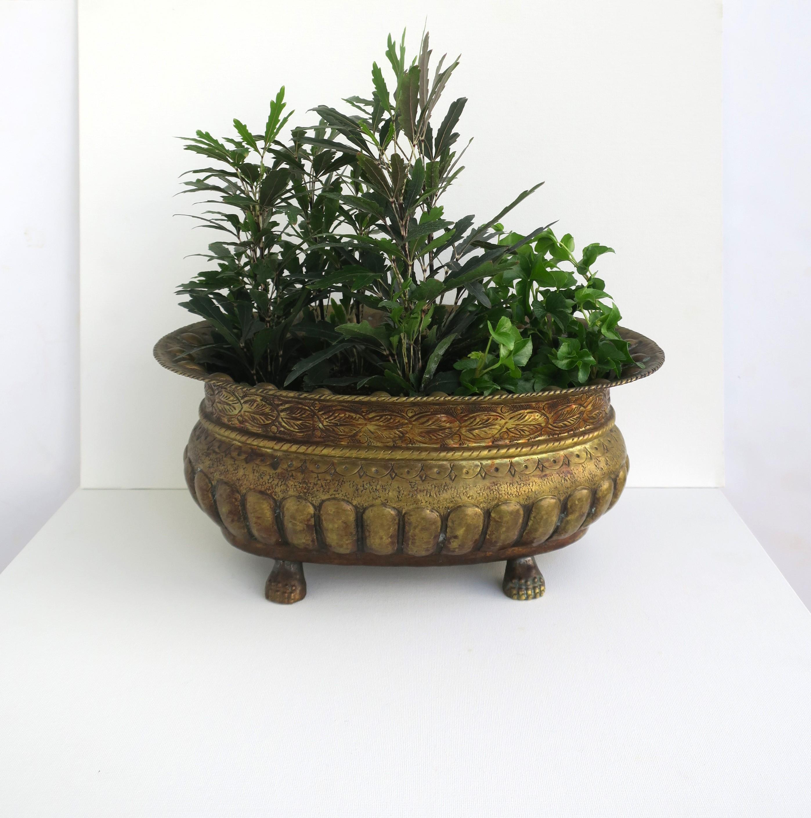 Italian Brass Plant Flower Planter Cachepot Jardinière Lion Paw Feet In Good Condition For Sale In New York, NY