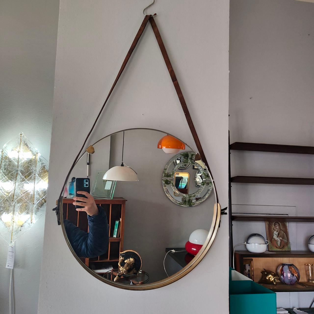 Milieu du XXe siècle Miroir rond italien en laiton dans le style d'Ico Parisi, années 1950 en vente