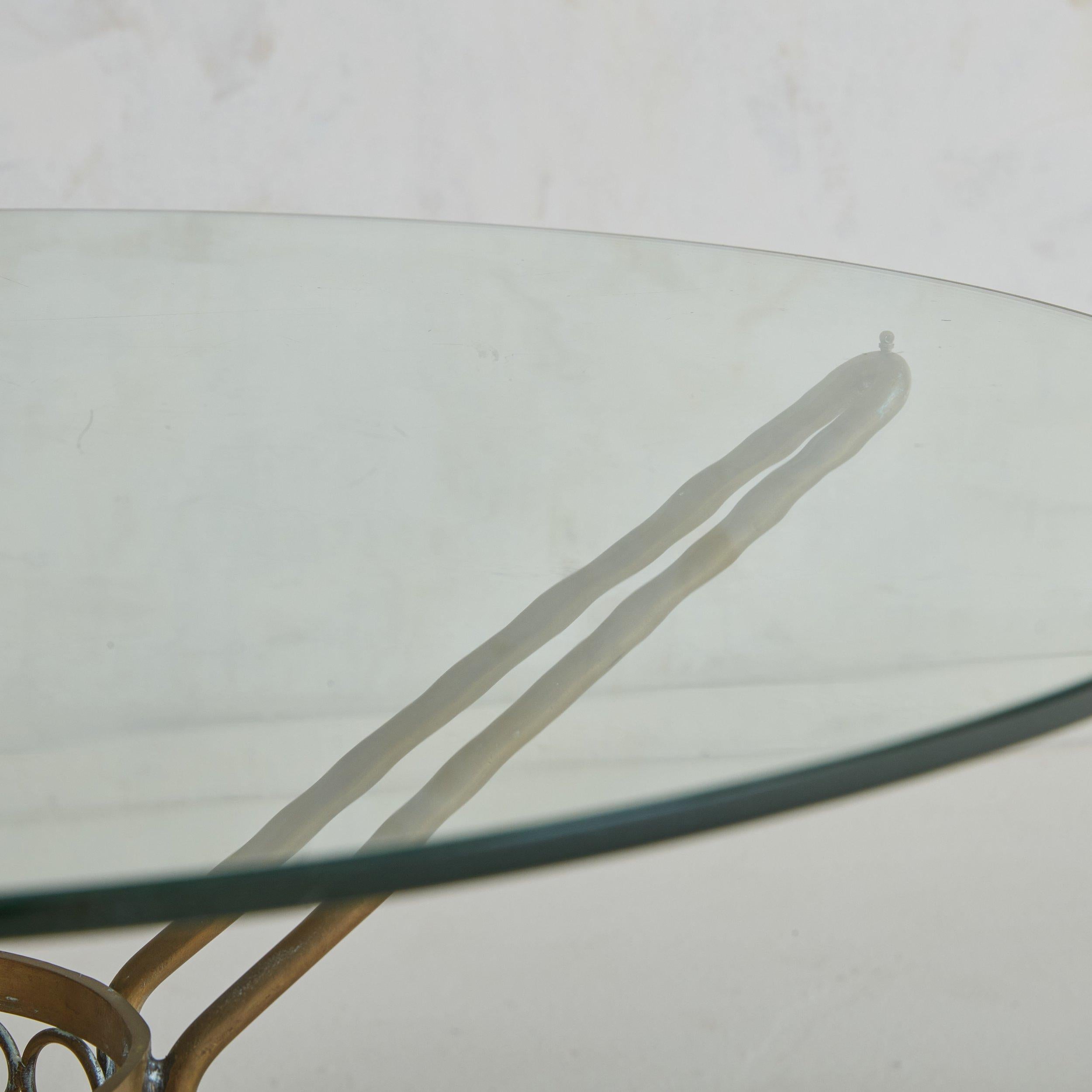 Italian Brass Squiggle Occasional Table, 1960s In Good Condition For Sale In Chicago, IL