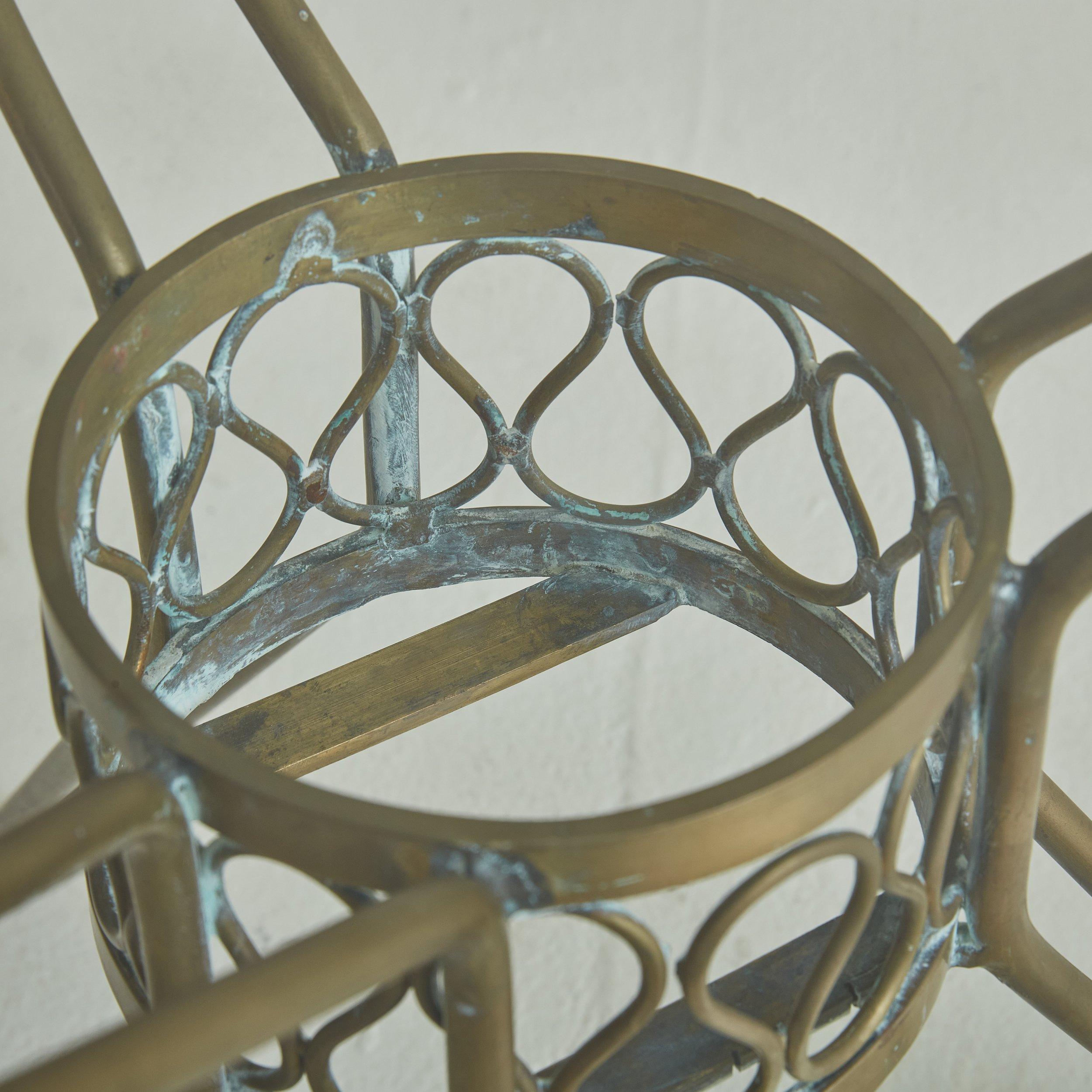 Italian Brass Squiggle Occasional Table, 1960s For Sale 3