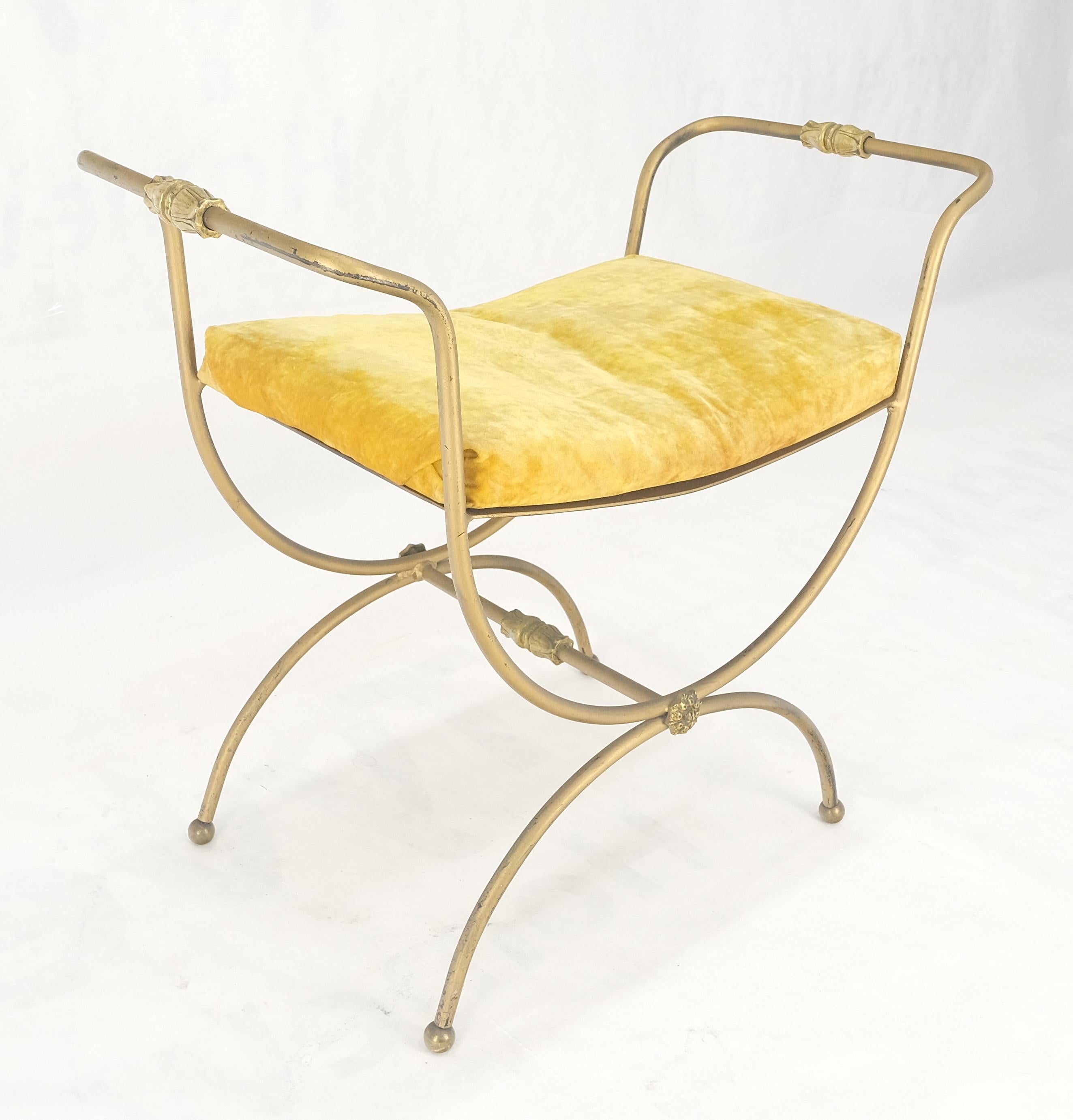 Lacquered Italian Brass & Steel Bent Wire Ball Feet Gold Upholstery Cushion Window Bench For Sale