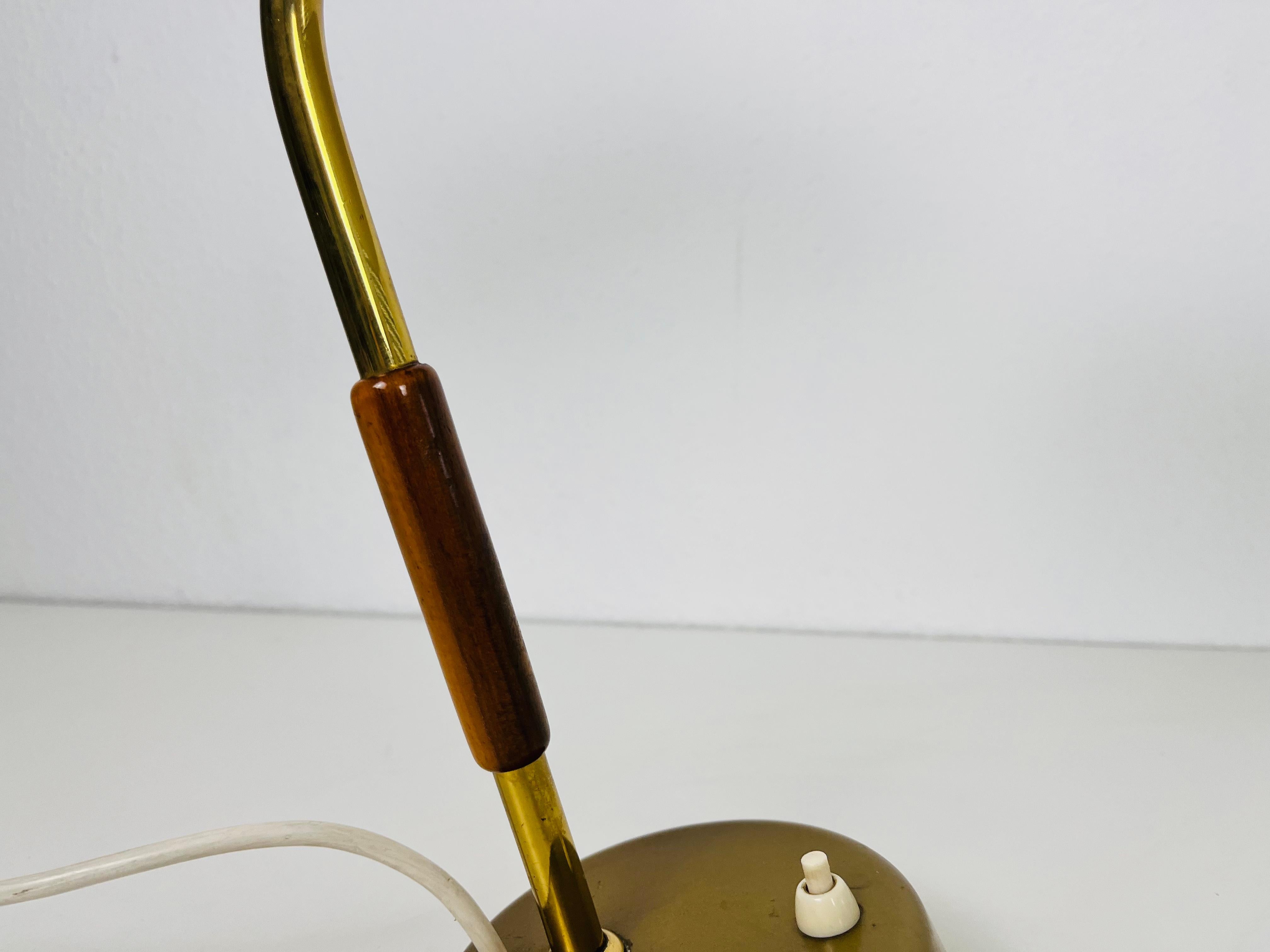 Italian Brass Table Lamp in the Style of Stilnovo, 1960s, Italy For Sale 8