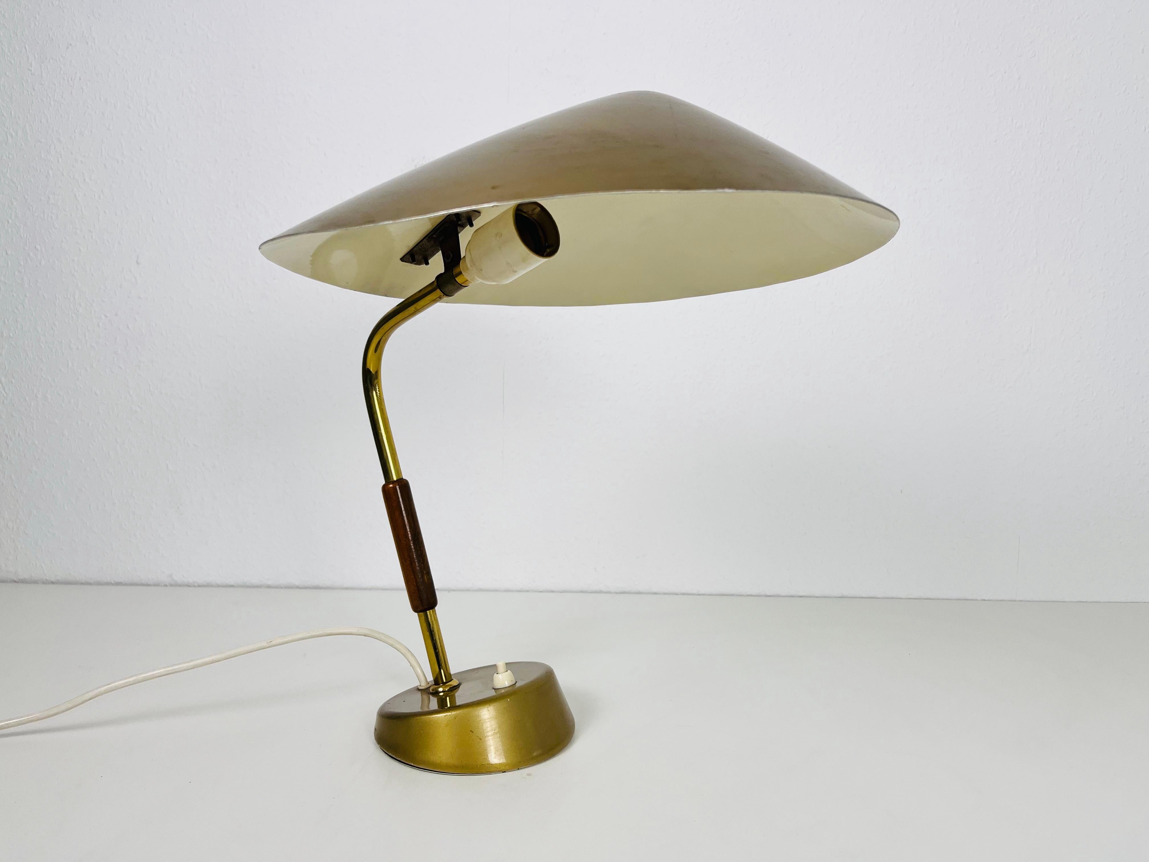 Italian Brass Table Lamp in the Style of Stilnovo, 1960s, Italy For Sale 2