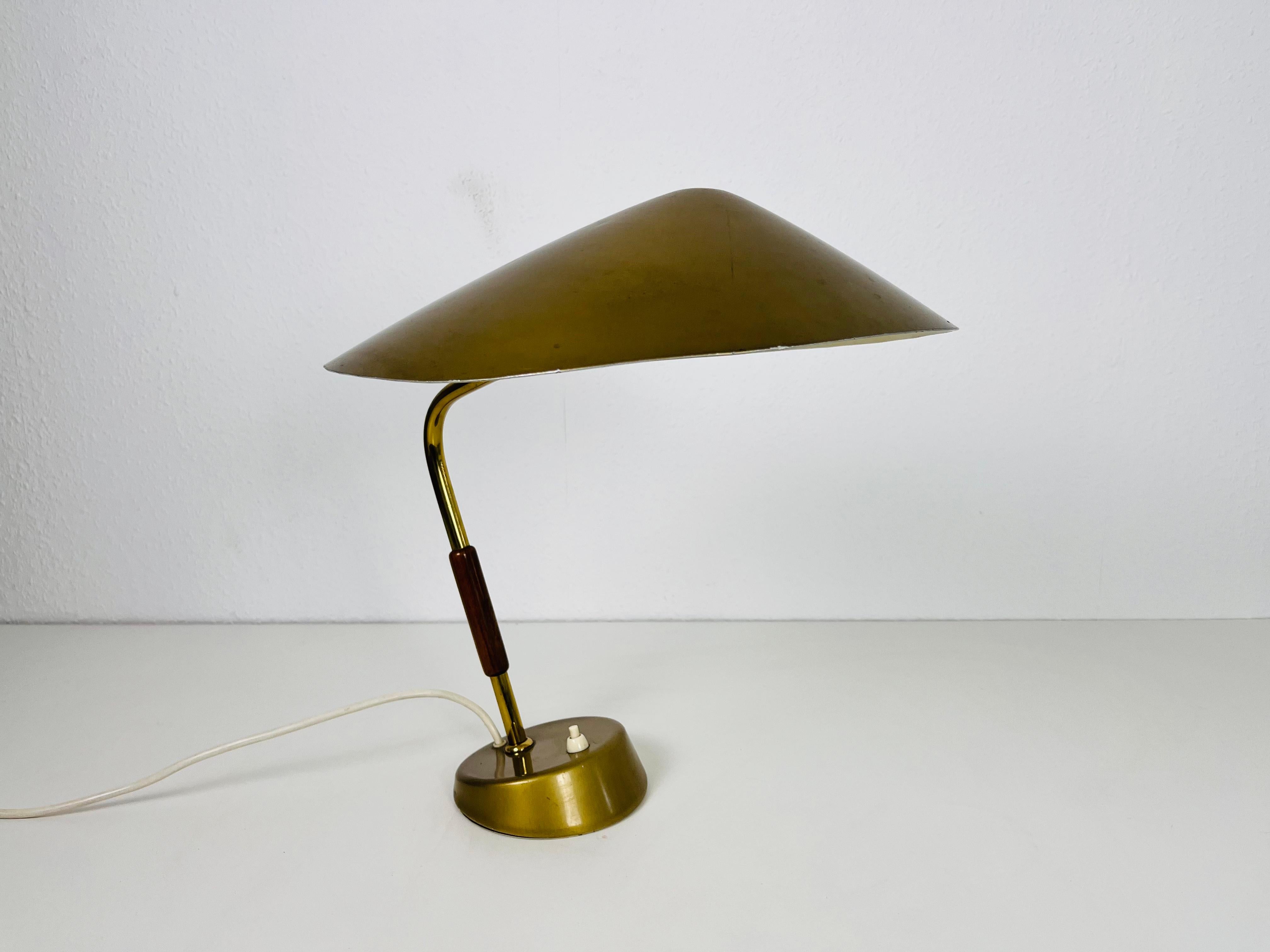 Italian Brass Table Lamp in the Style of Stilnovo, 1960s, Italy For Sale 3