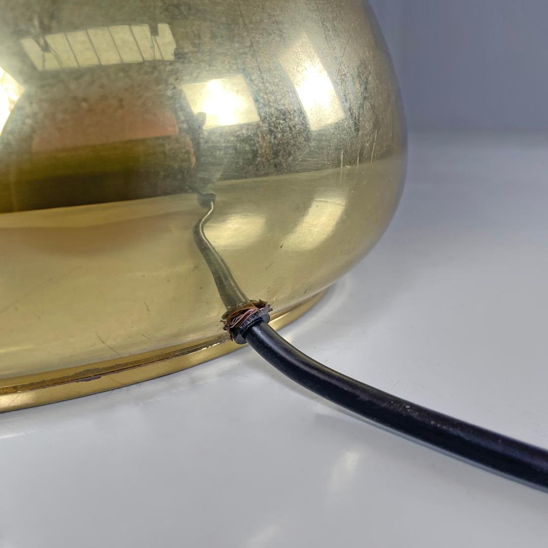Lampada da tavolo italiana in ottone con paralume beige e frange arancioni, anni '80 in vendita 11
