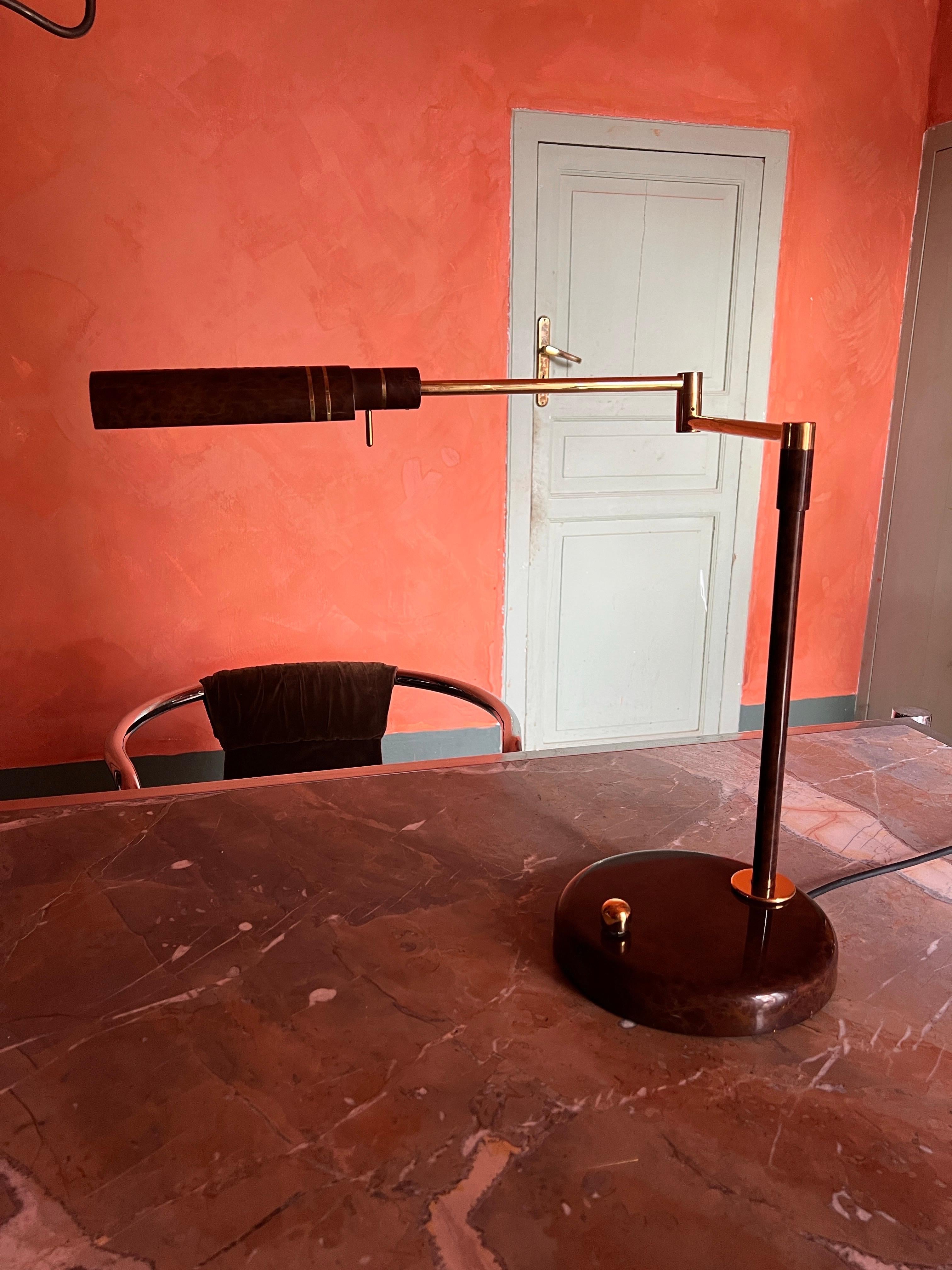 Lámpara de sobremesa o escritorio italiana de latón de Fratelli Martini, años 70 en venta 3