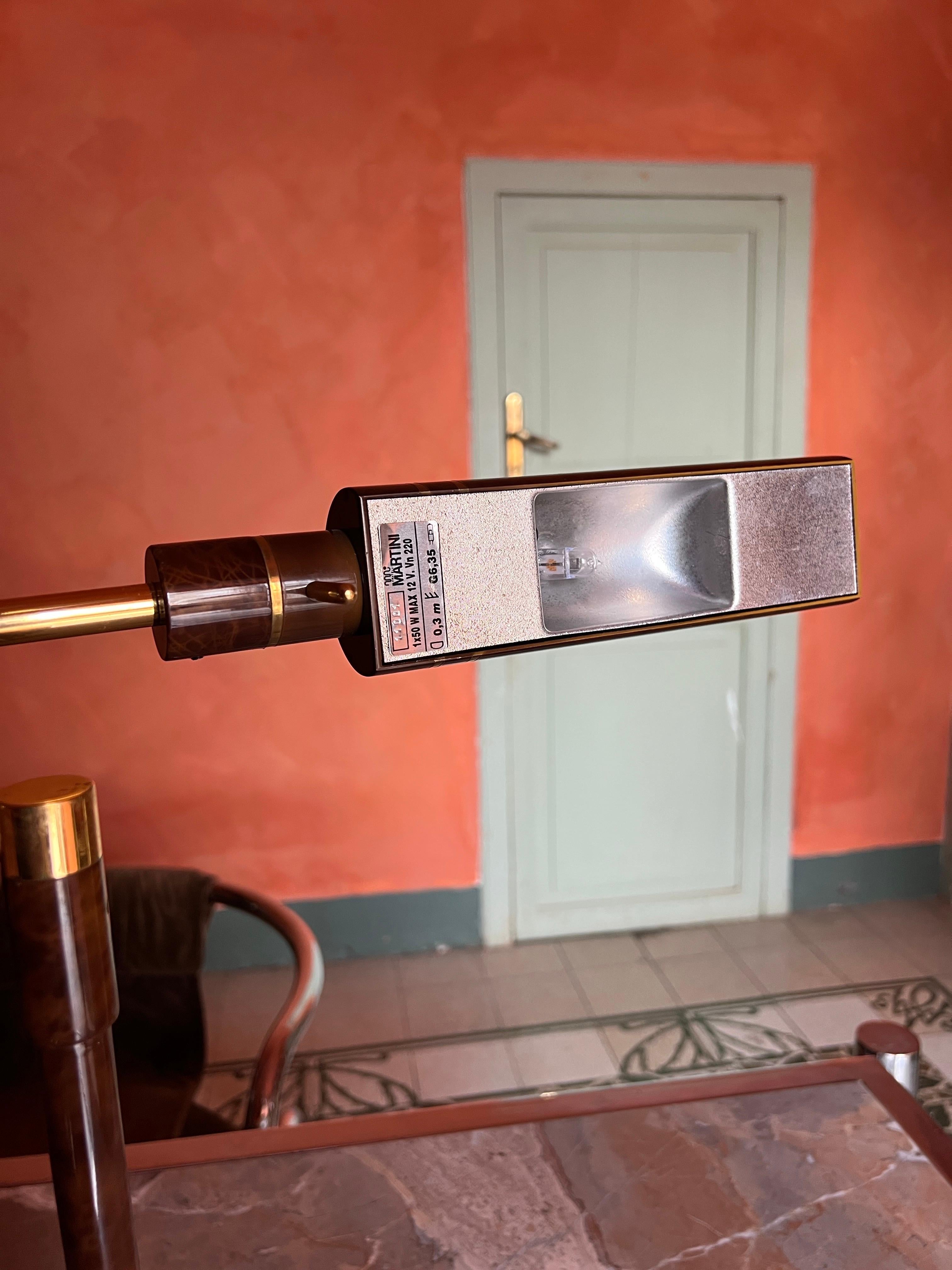 Lámpara de sobremesa o escritorio italiana de latón de Fratelli Martini, años 70 Metal en venta