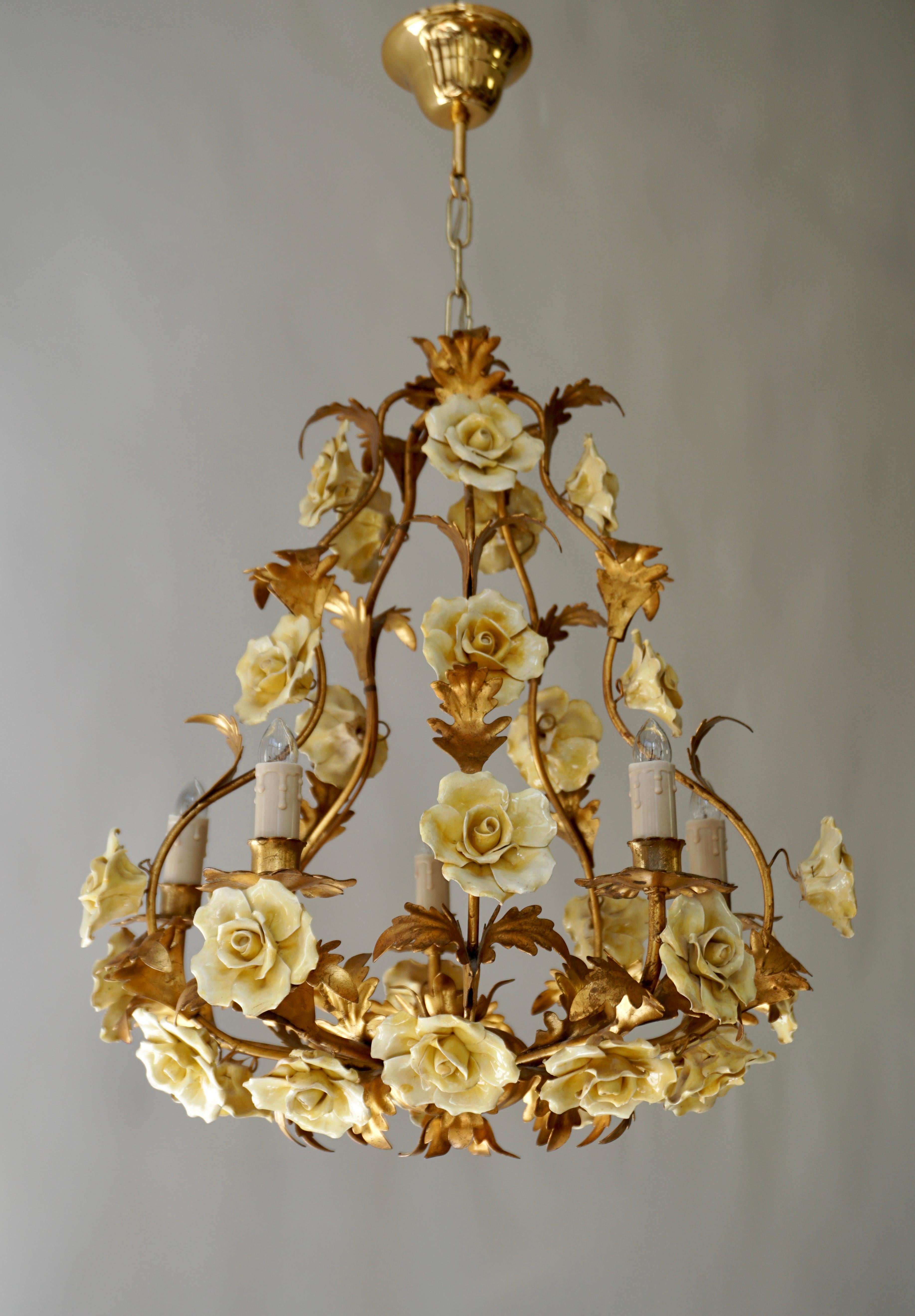 Italian Brass Tole Chandelier with Yellow Porcelain Flowers For Sale 2