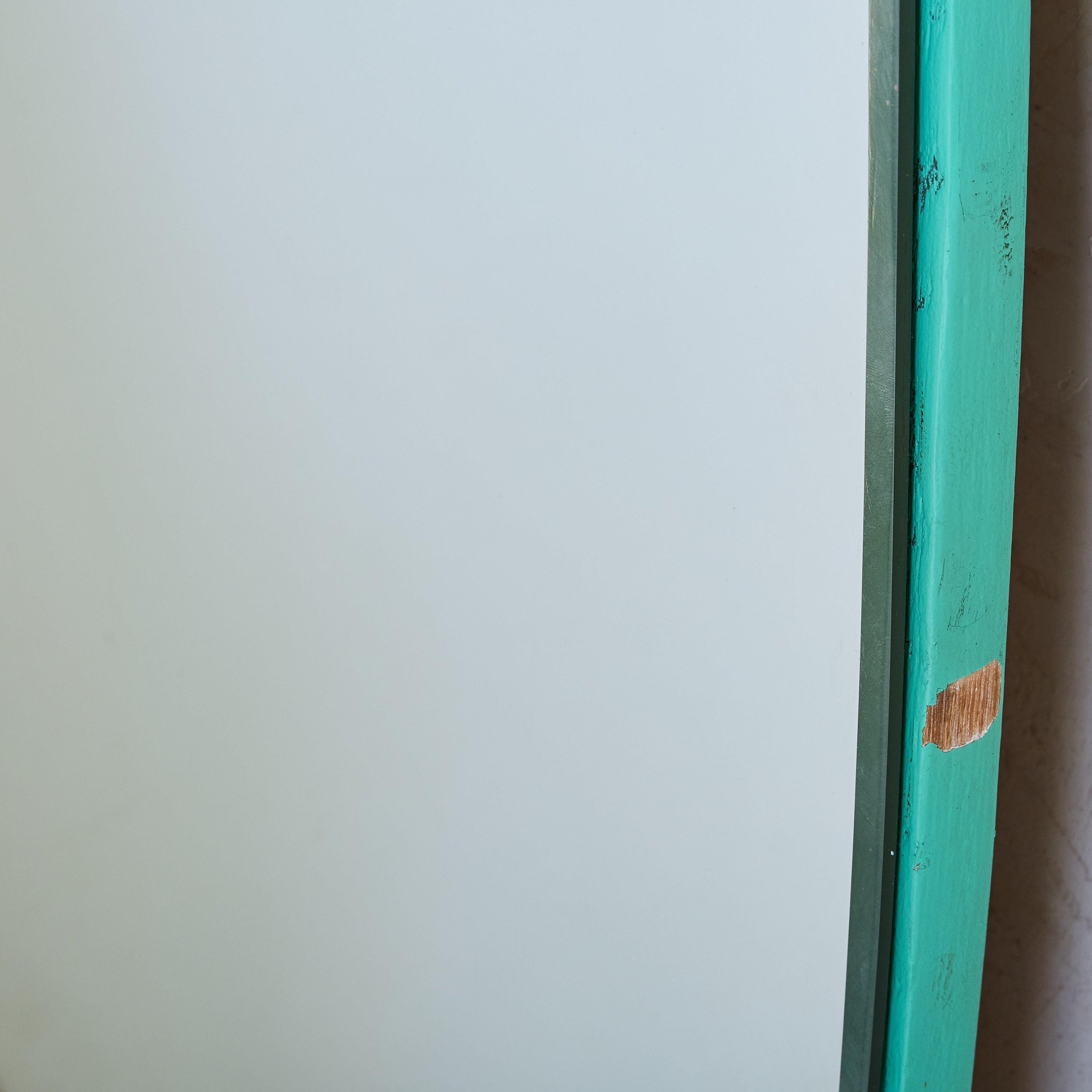Miroir mural italien en laiton et bois peint en turquoise, 1970 en vente 1