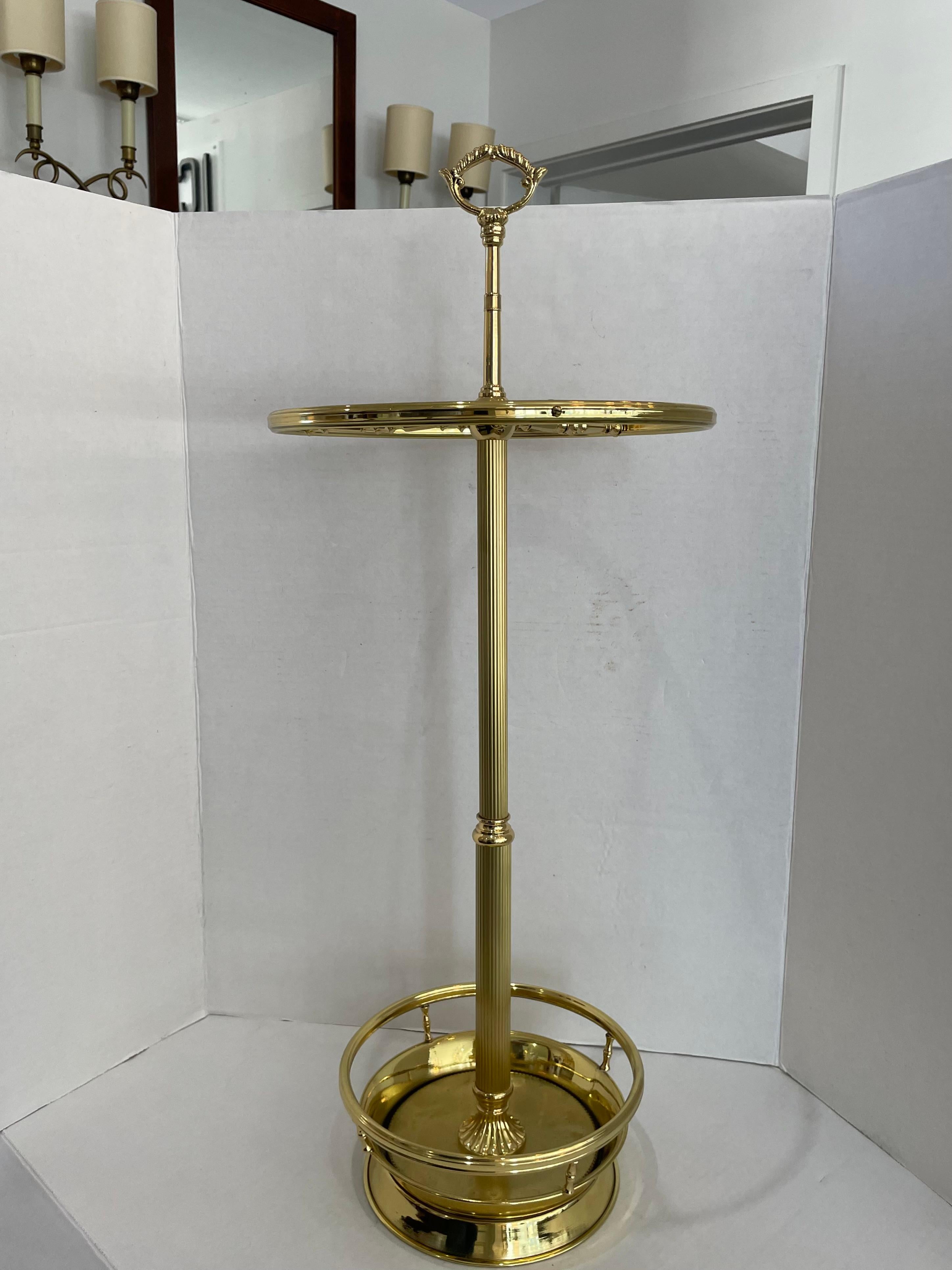 Italian Brass Umbrella Stand by F.III ORNSEIGO In Good Condition For Sale In West Palm Beach, FL
