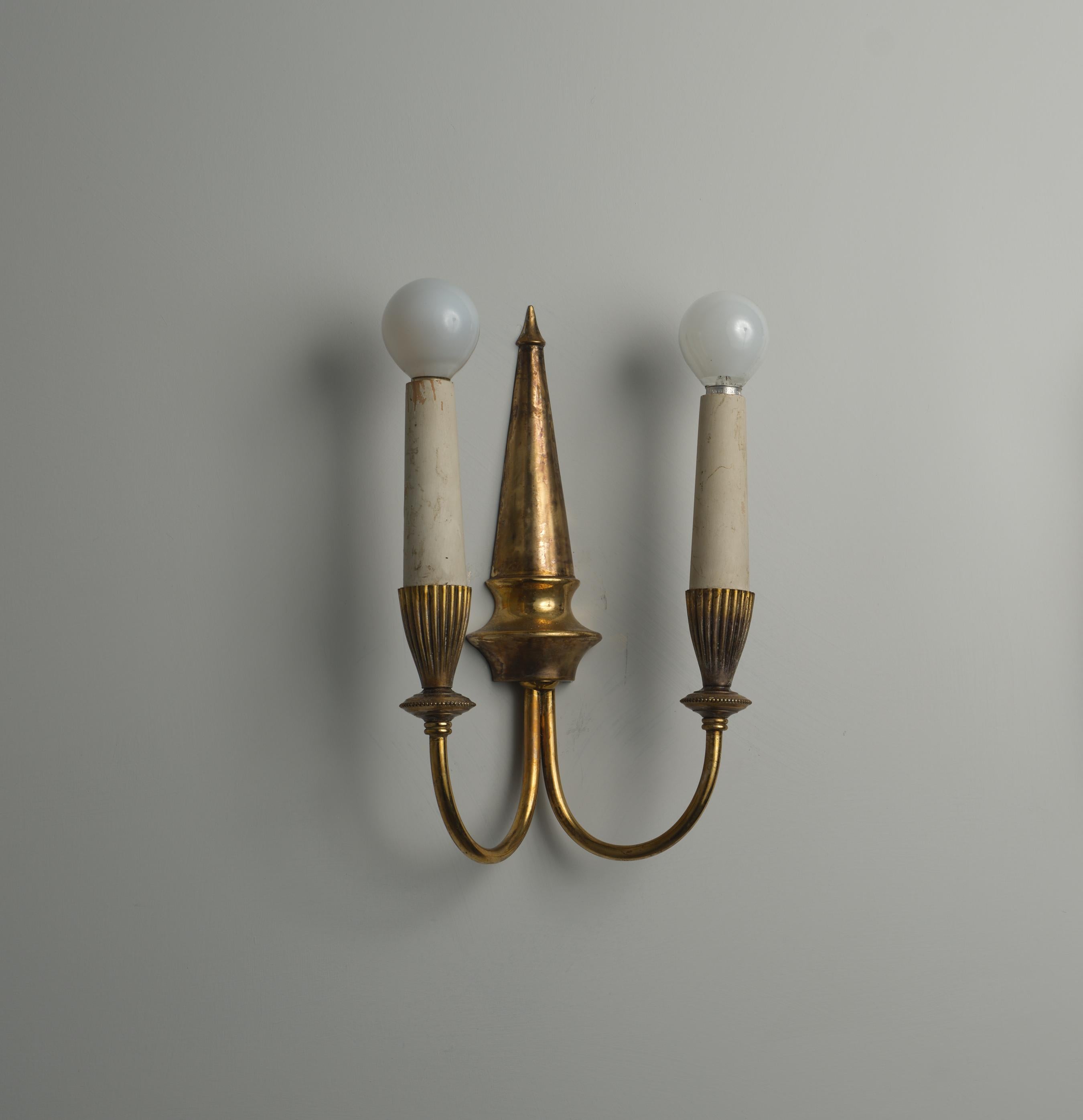 Mid-20th Century Italian Brass Wall Sconce, 1950s For Sale
