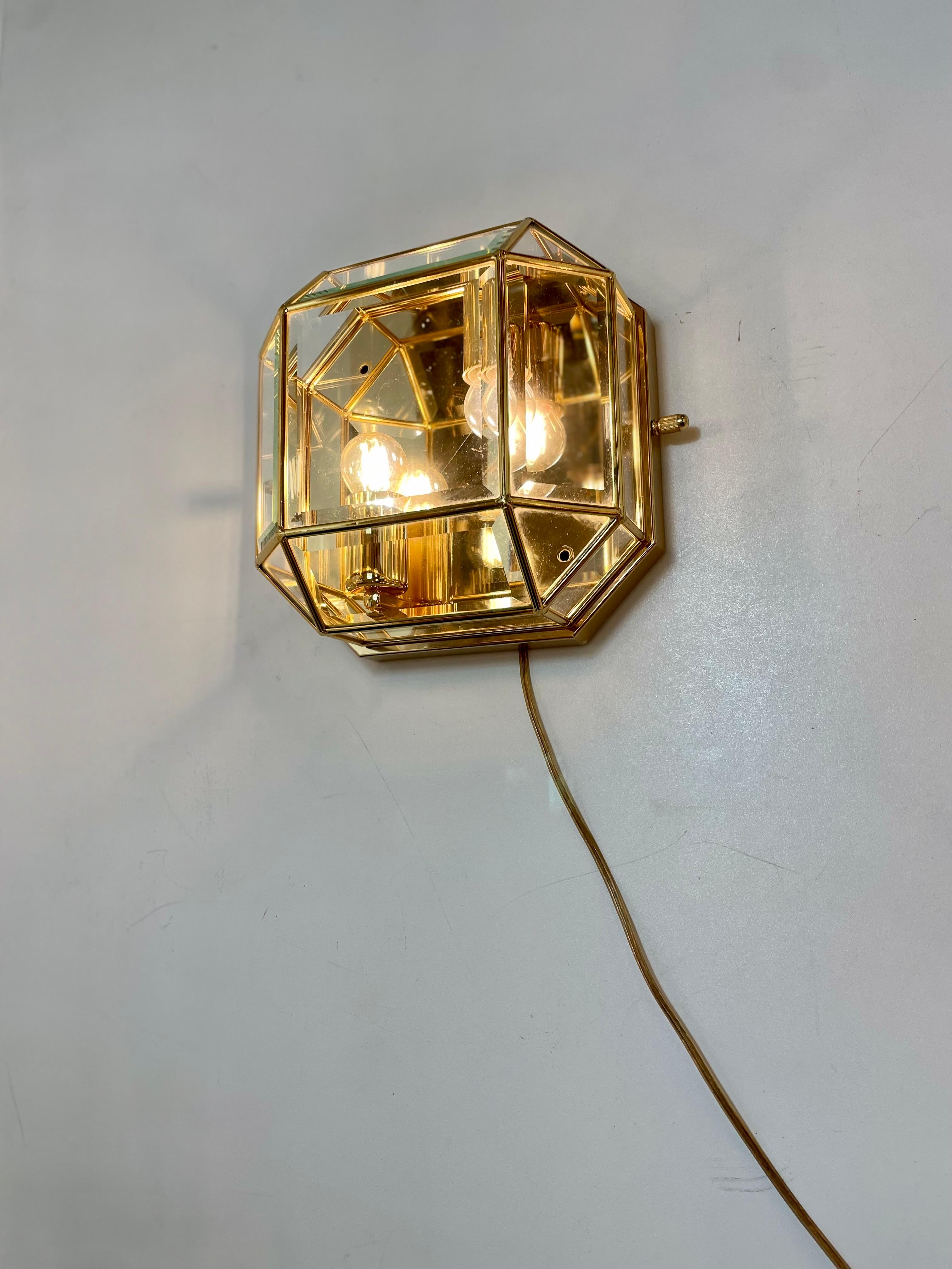 Late 20th Century Italian Brass Wall Sconce, 1980s For Sale