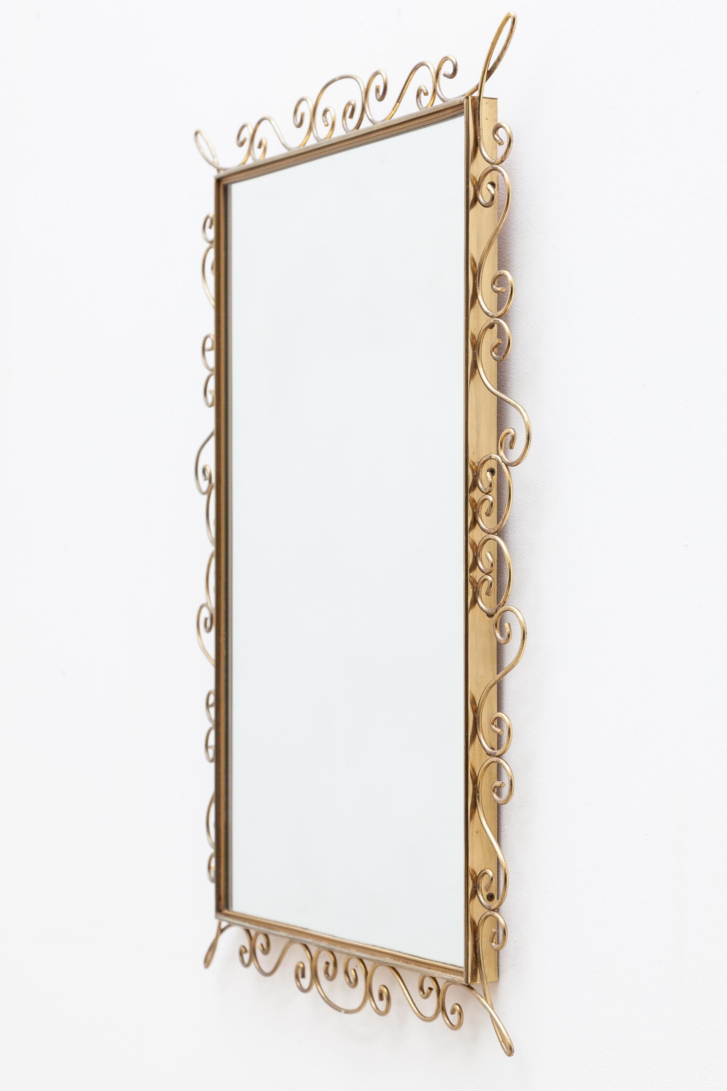 Italian Brass Wired Sculptural Loop Wall Mirror, 1950s In Good Condition For Sale In Antwerp, BE