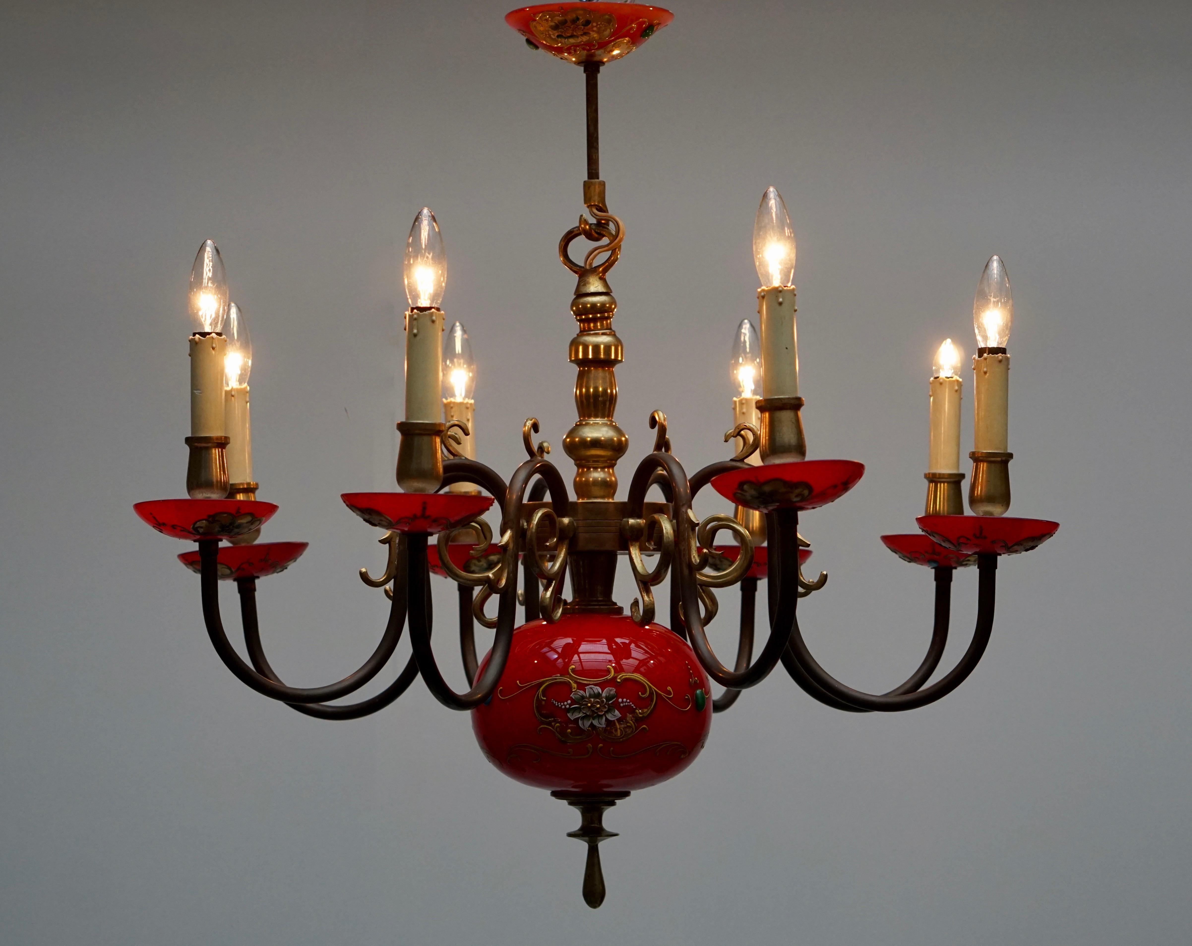 Italienischer Kronleuchter aus Bronze und rotem Muranoglas im Zustand „Gut“ in Antwerp, BE