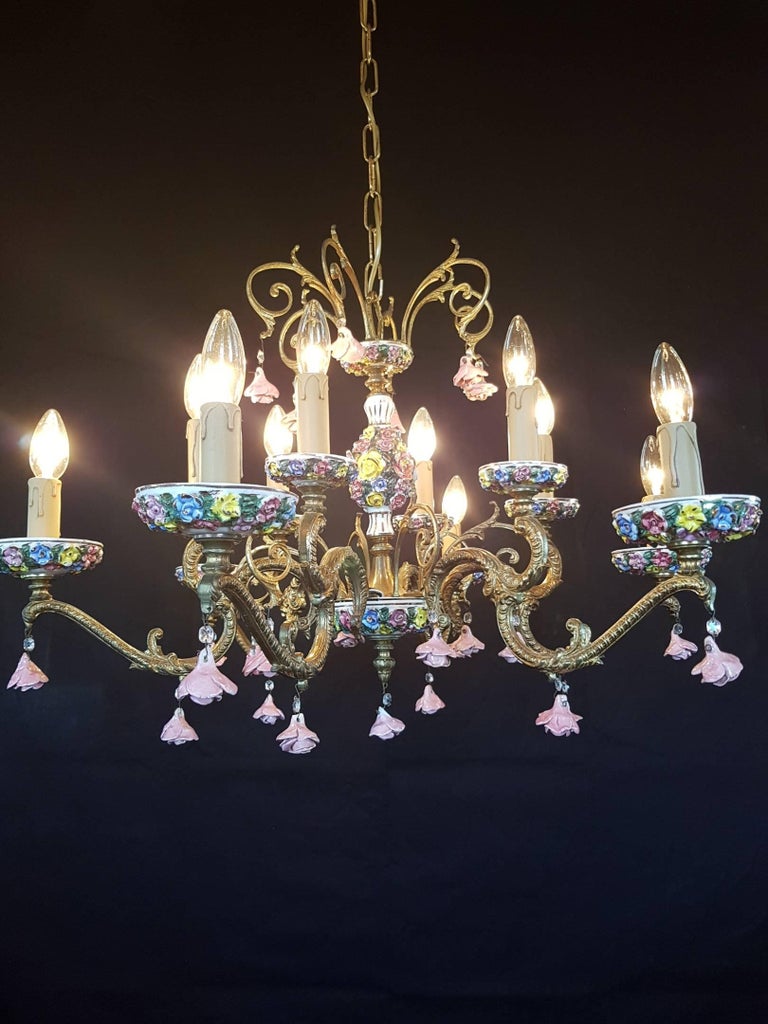 Italian Bronze And Porcelain Chandelier With Flowers 12 Lights Italian Bronze And Porcelain Chandelier With Flowers 12 Lights 20th Century In Good Condition