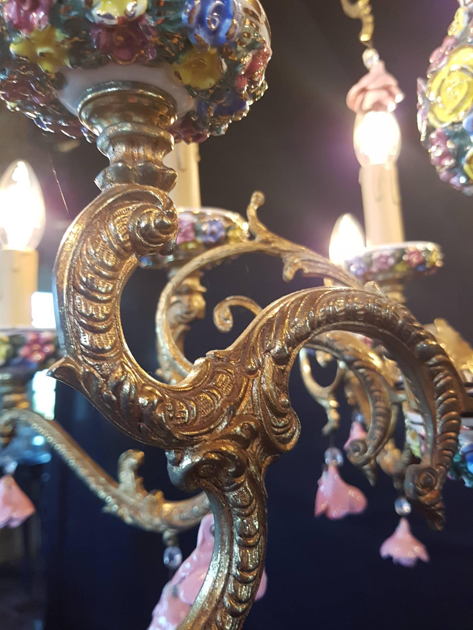 Italian Bronze and Porcelain Chandelier with Flowers, 12 Lights, 20th Century For Sale 5