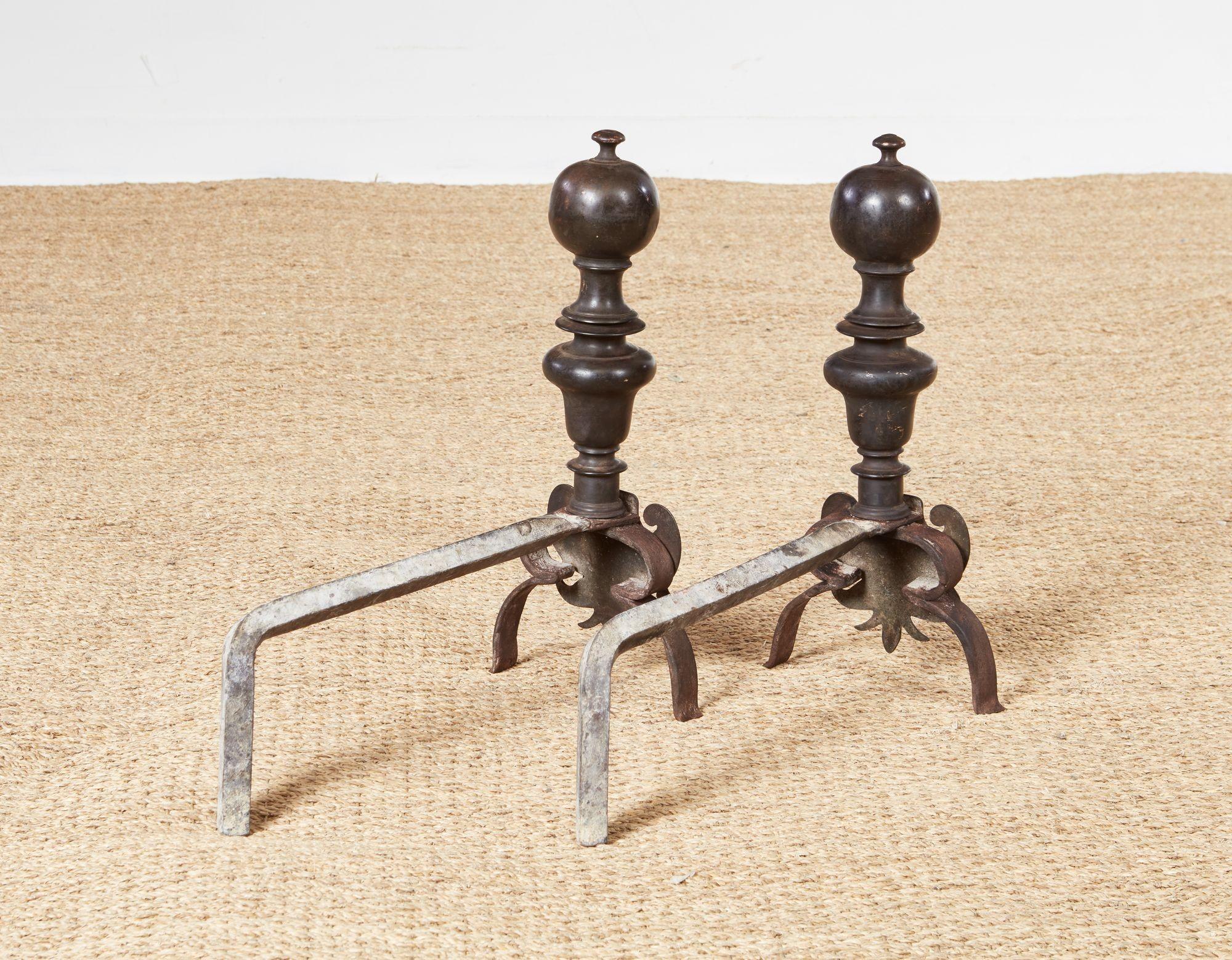 Andirons en bronze italiens C.I.C. 1680 en vente 4